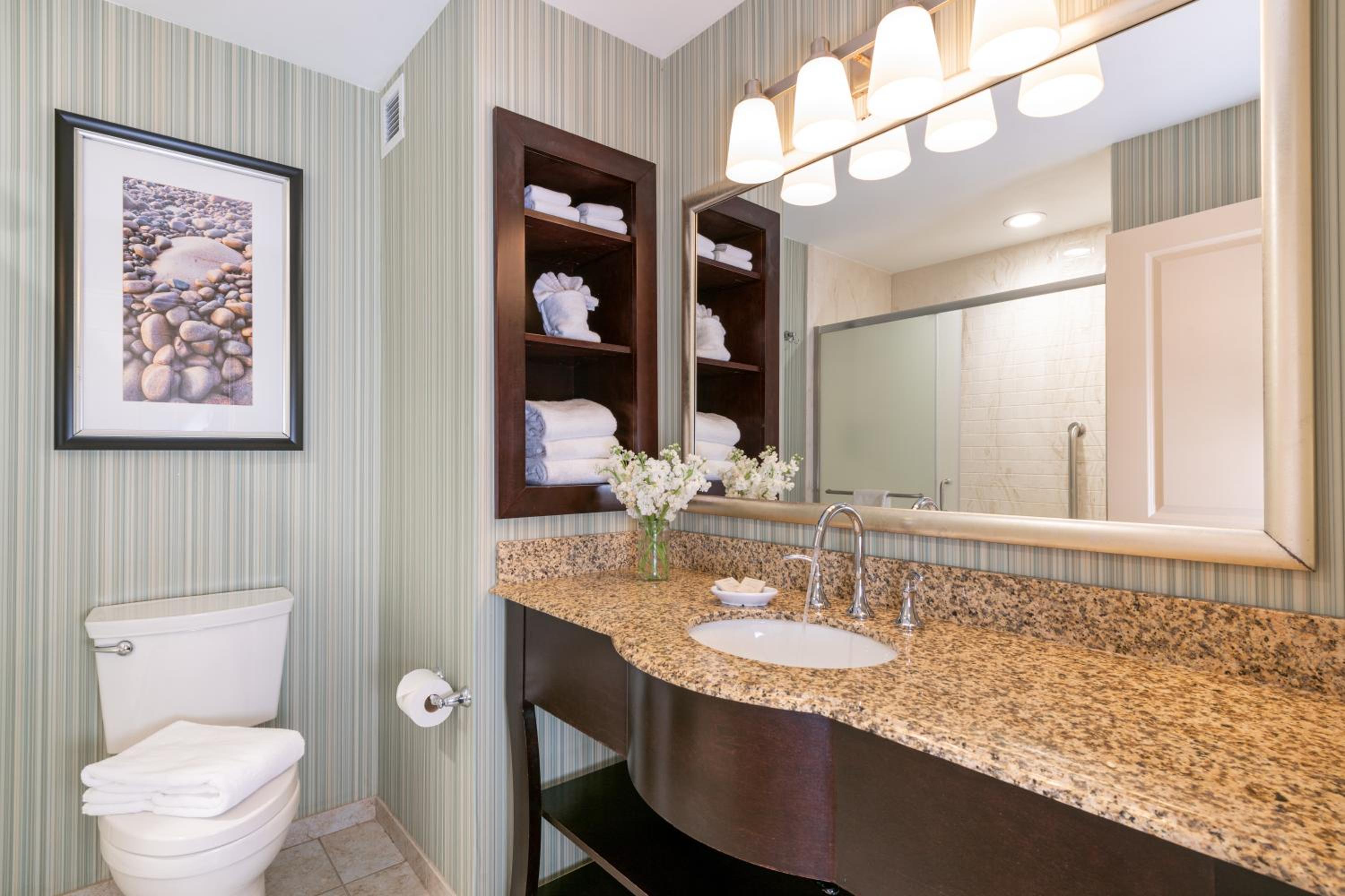 Atlantic View King Room with Balcony photo 3