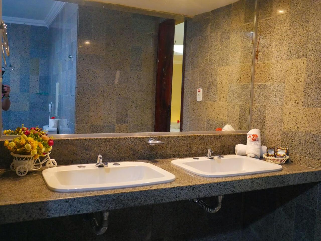 Suite - Photo 6