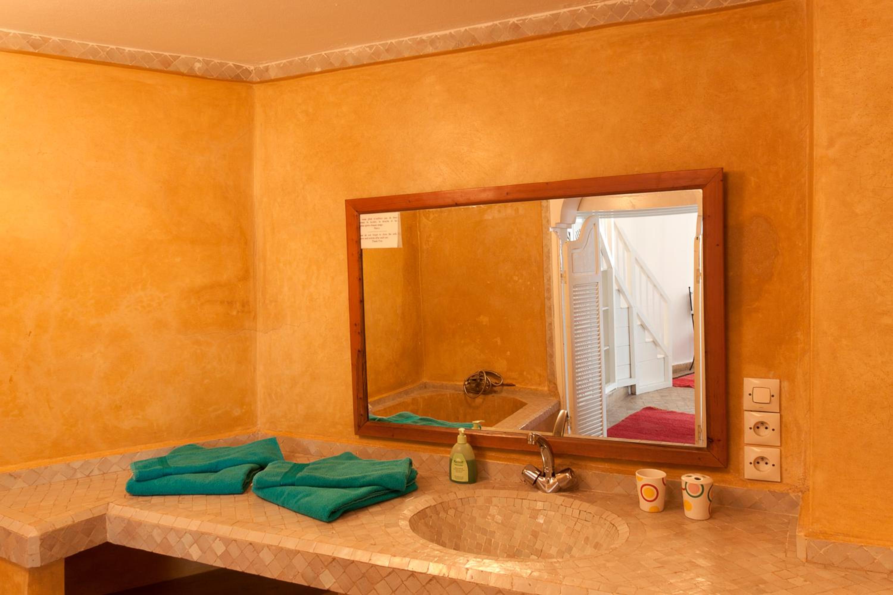Standard Double Room - Photo 5