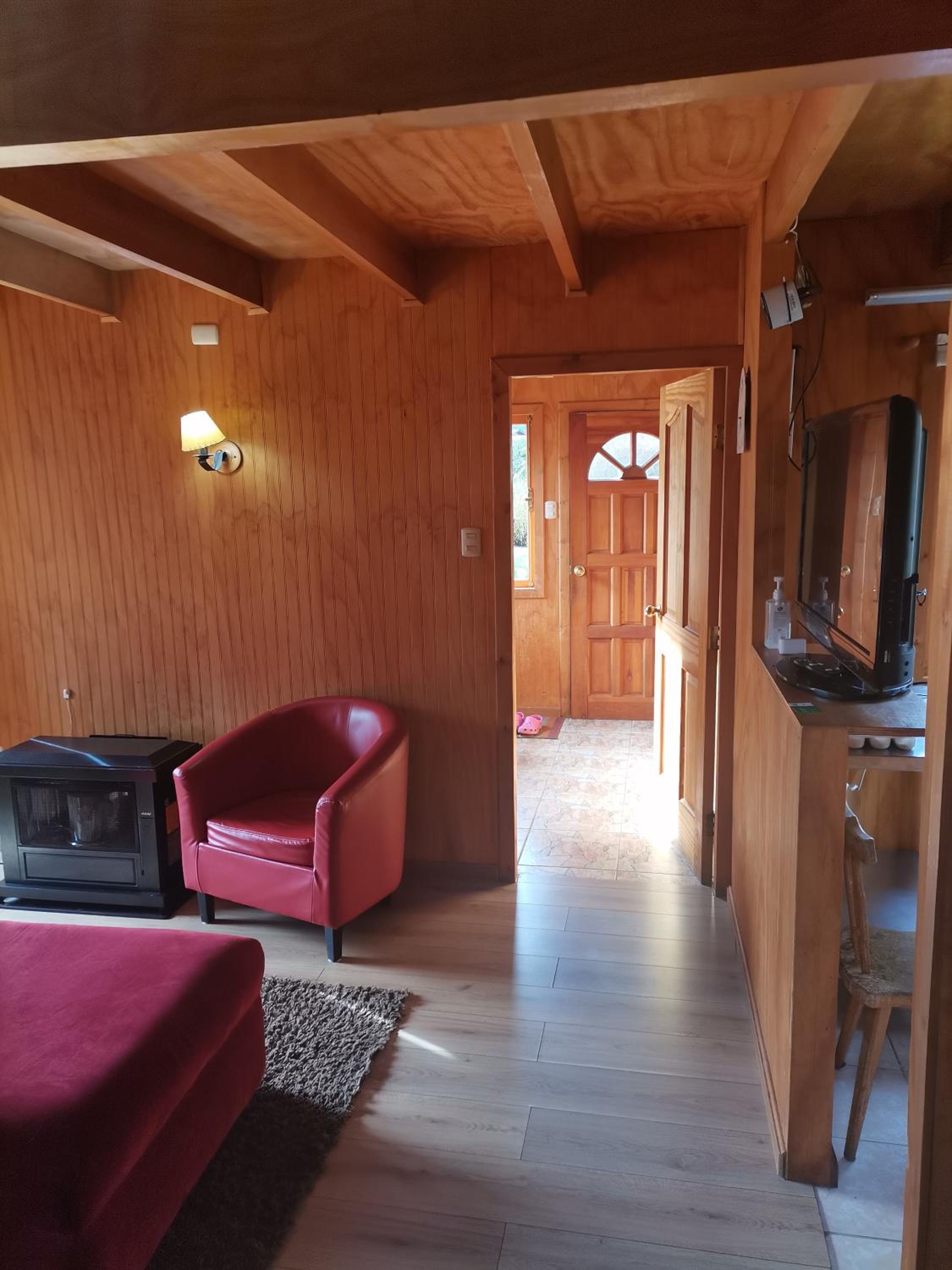 Five-Bedroom House photo 1