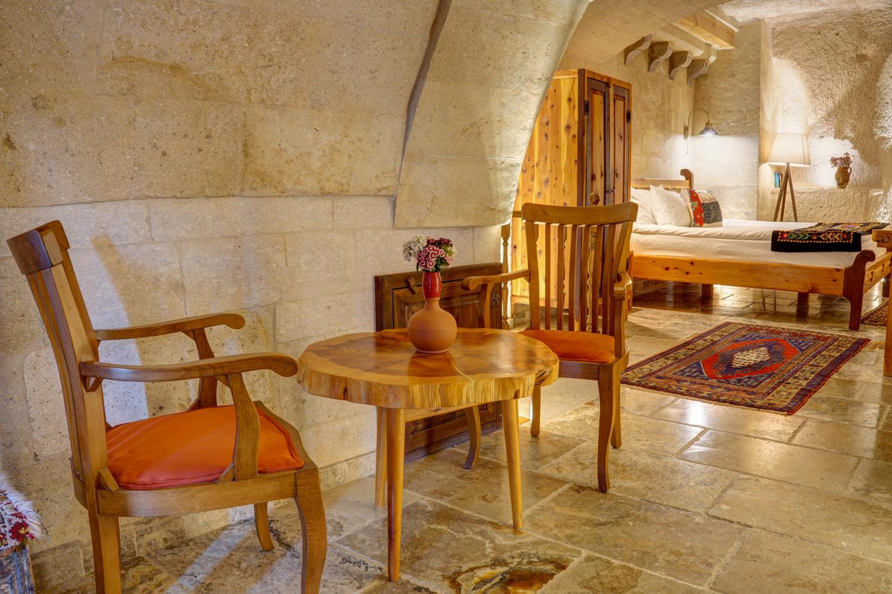 Deluxe Cave Room - Photo 11