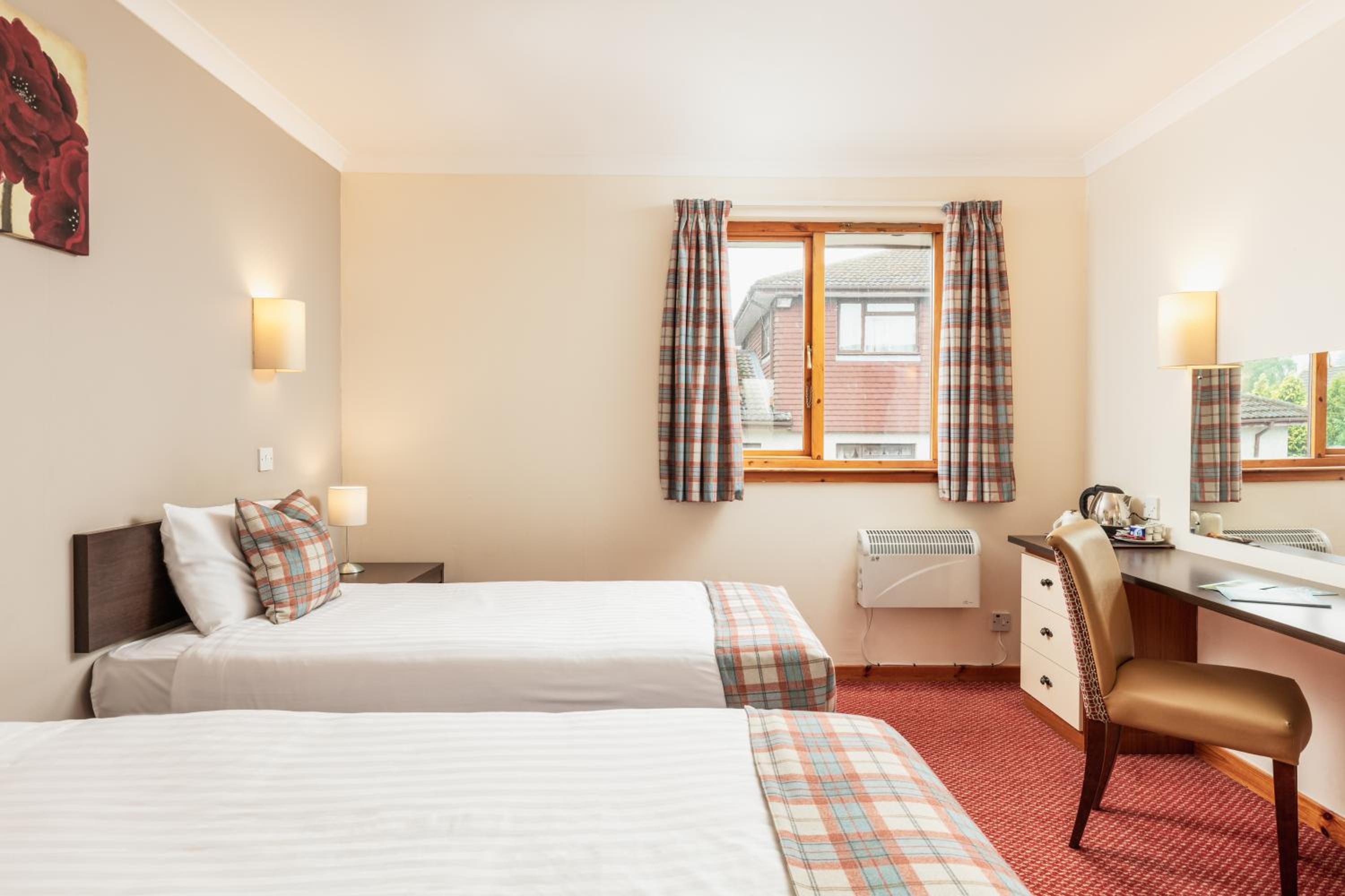 Twin Room - Photo 2