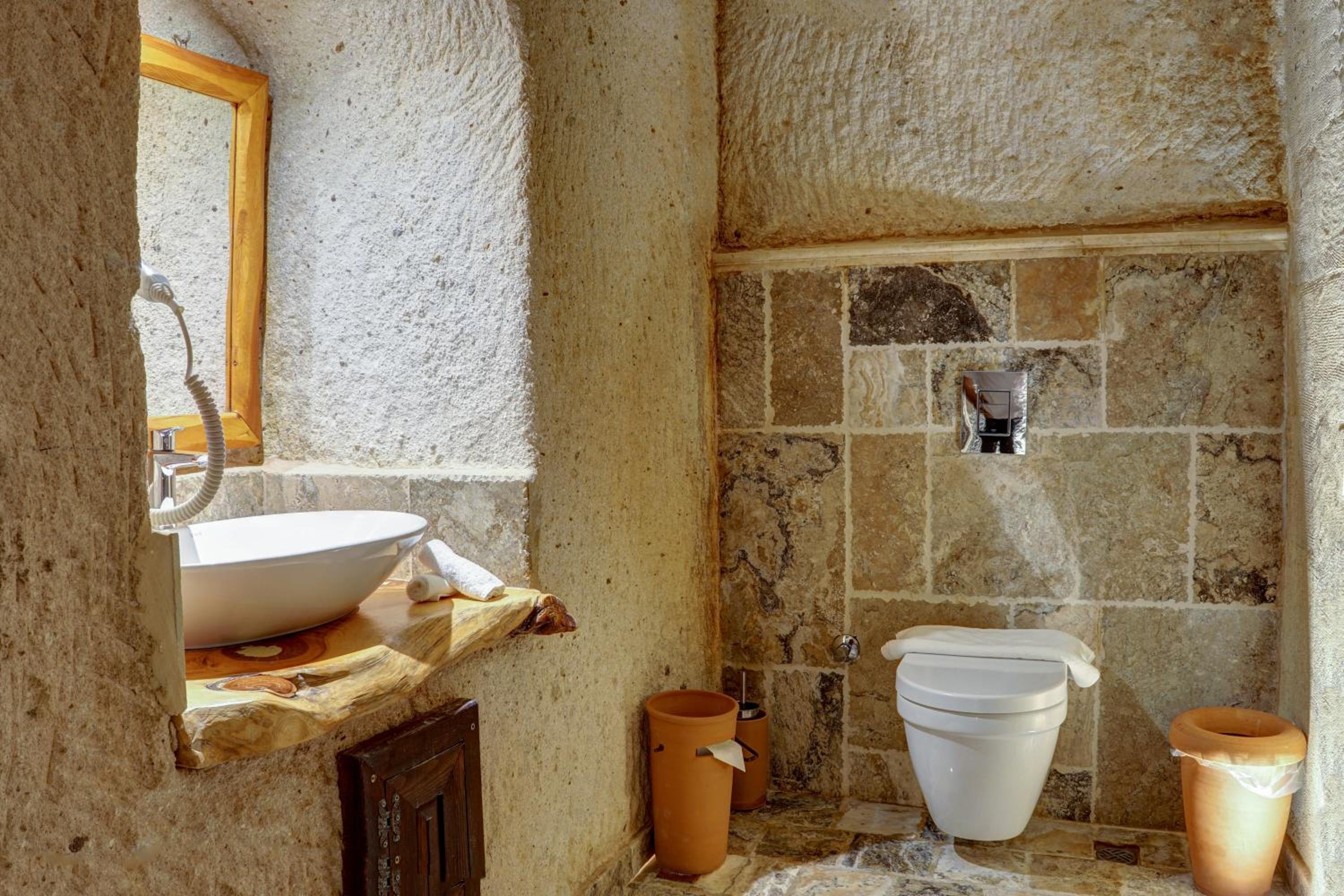 Deluxe Cave Room - Photo 3