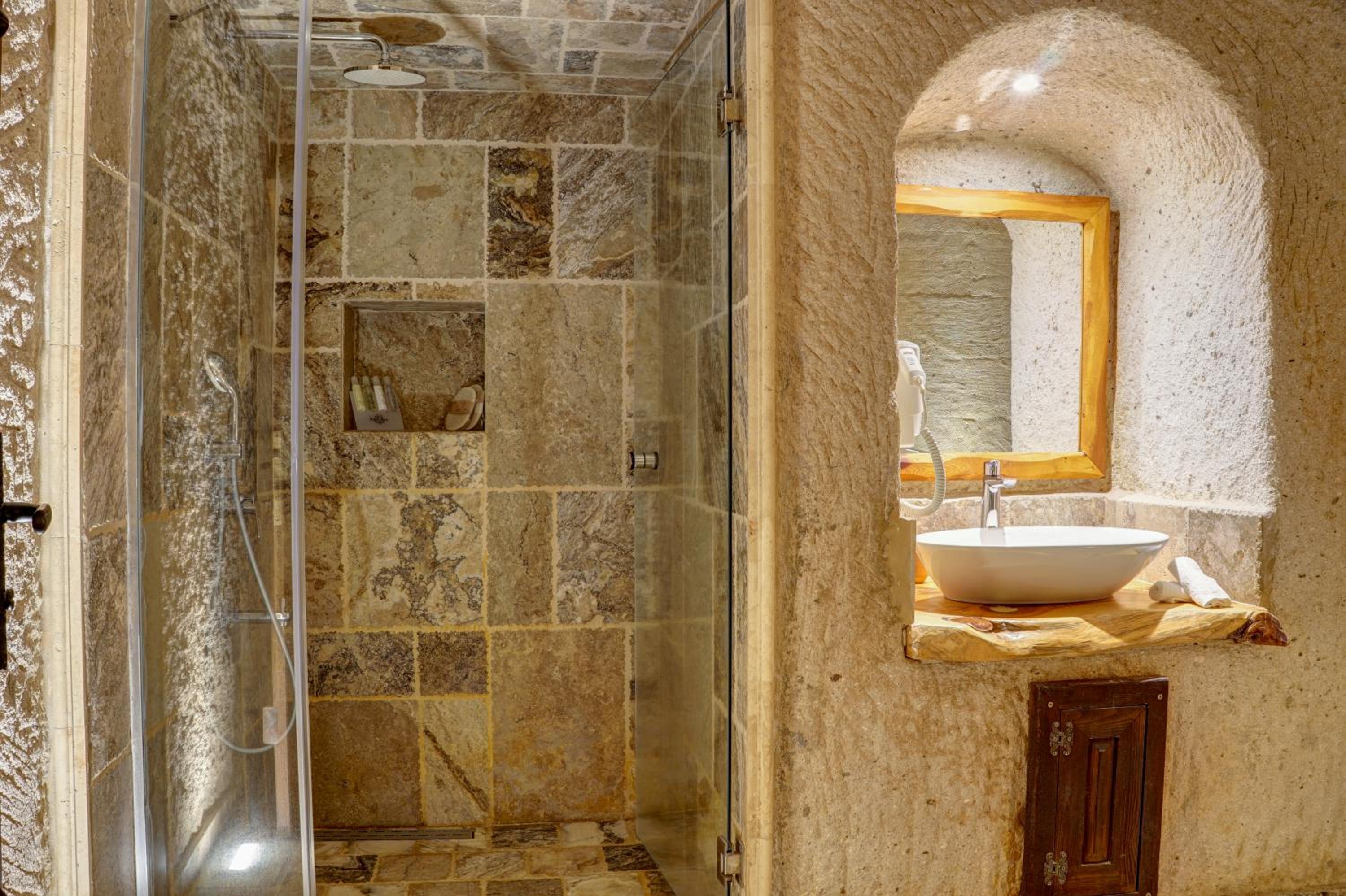 Deluxe Cave Room - Photo 2
