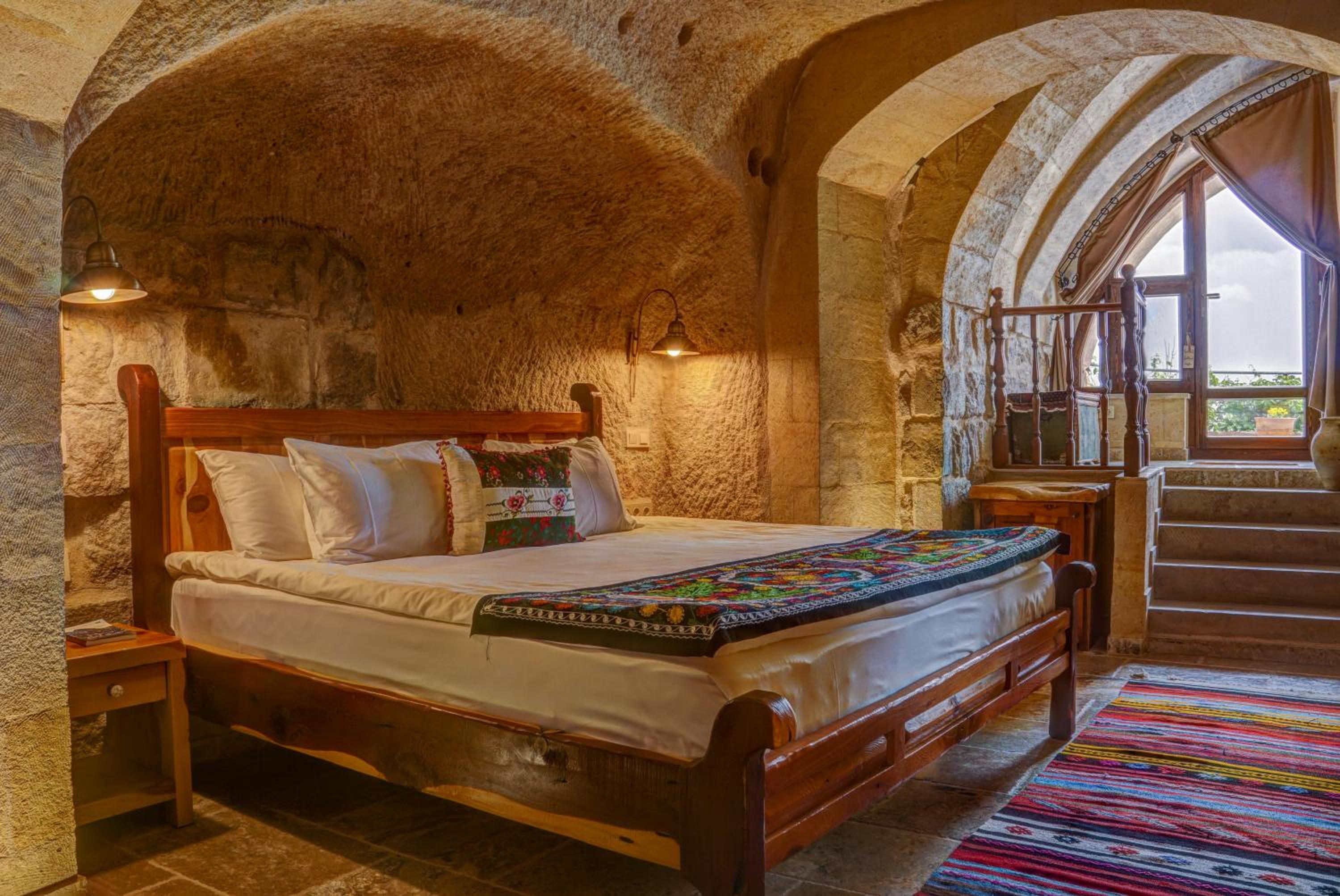 Deluxe Cave Room - Photo 7