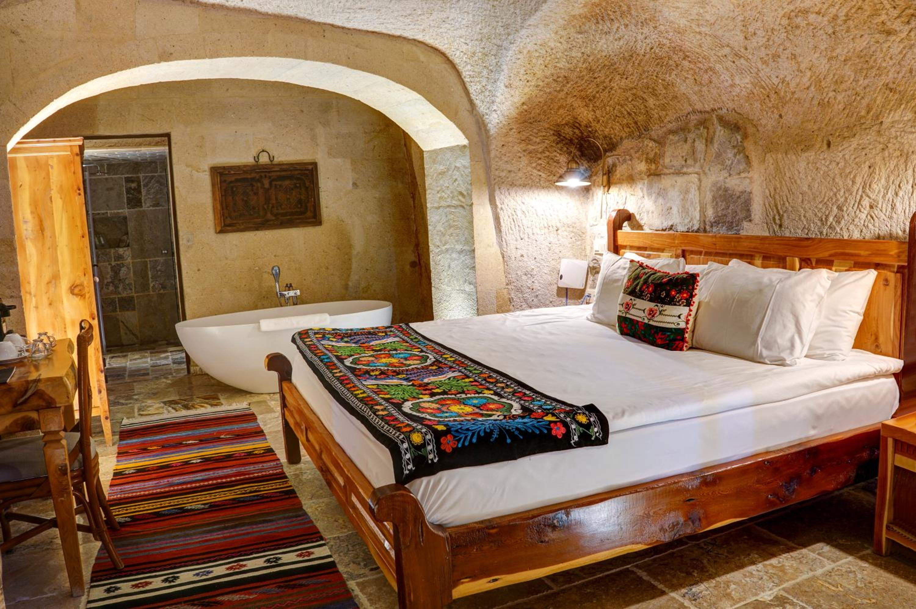 Deluxe Cave Room - Photo 5
