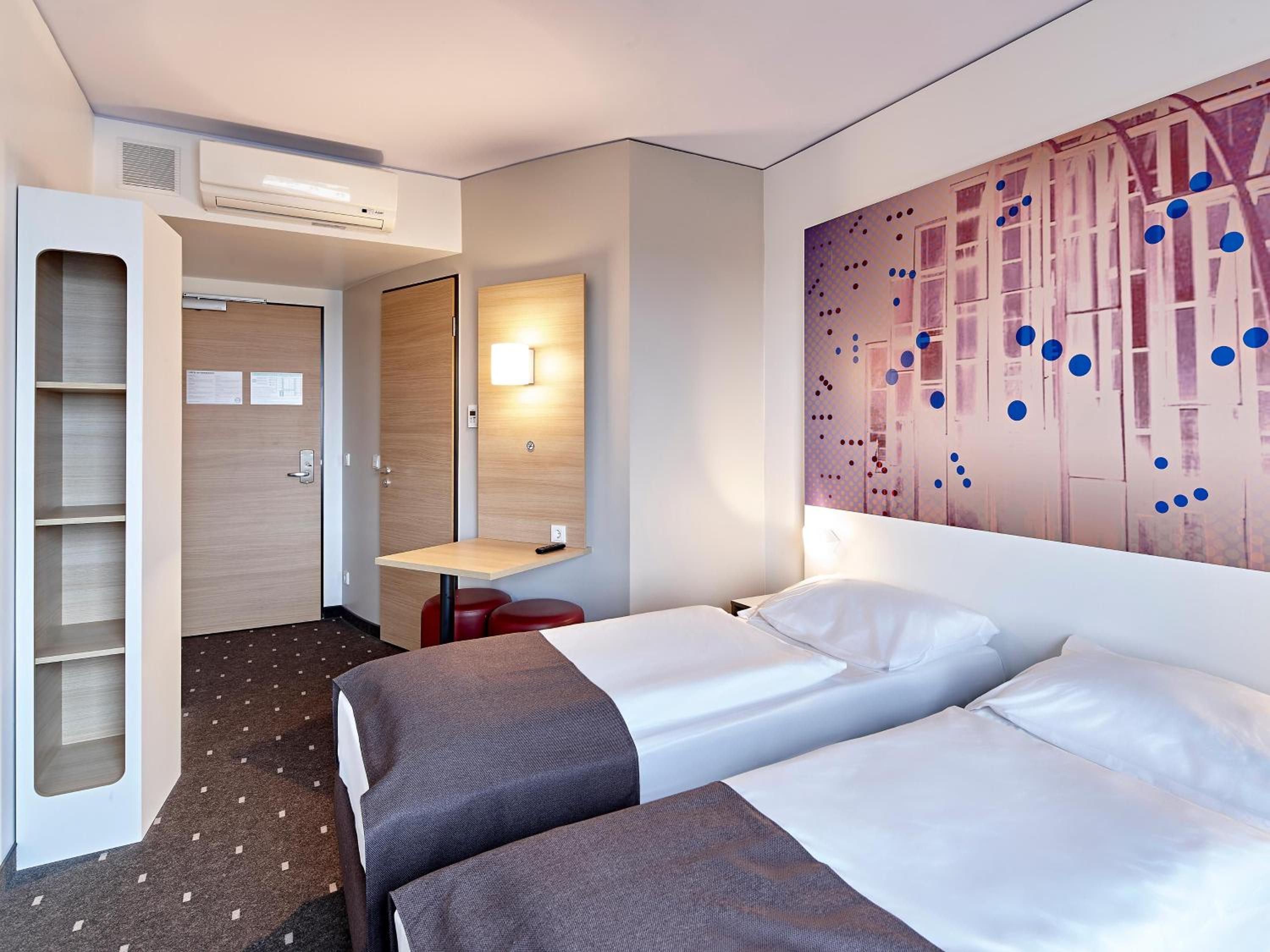 Twin Room - Photo 1
