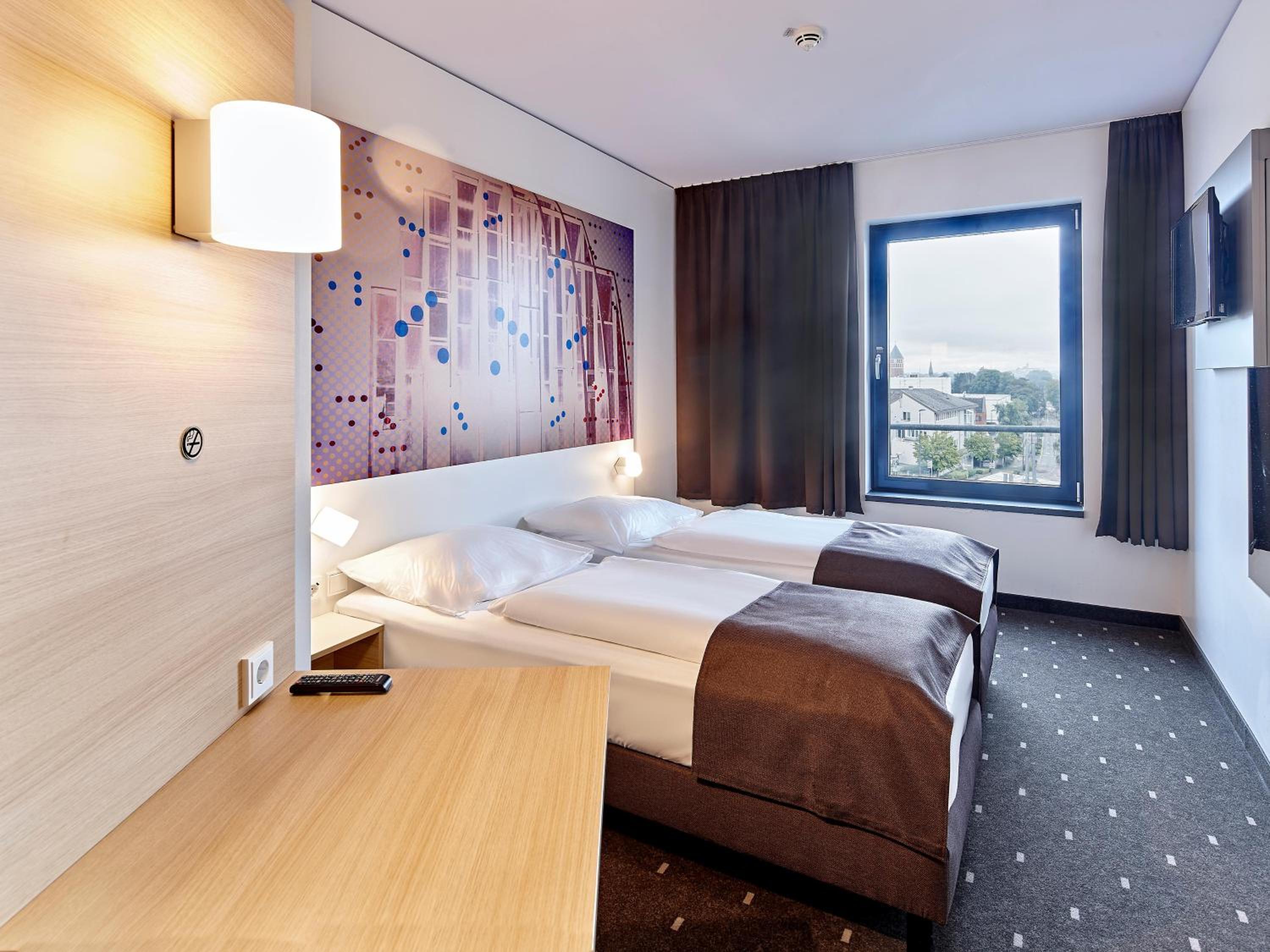 Twin Room - Photo 3