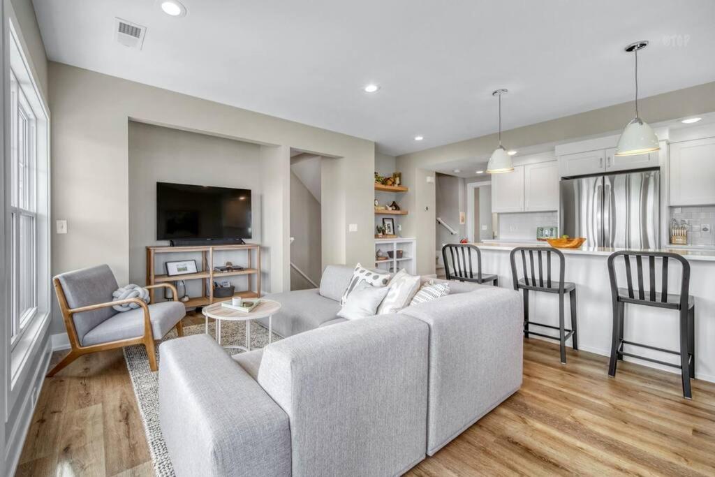 Three-Bedroom House photo 1