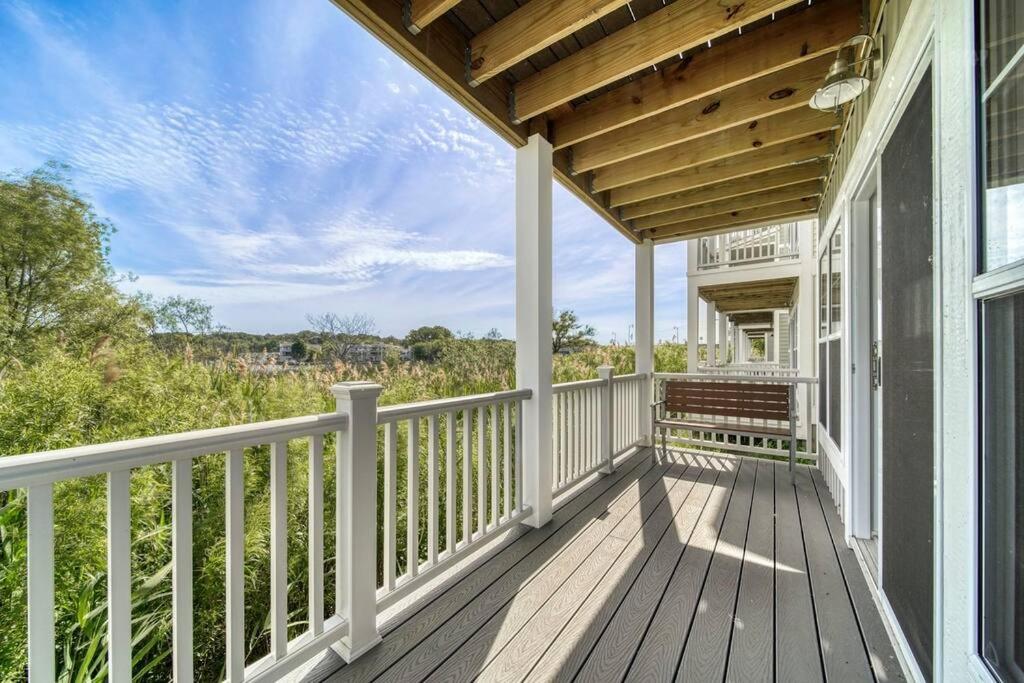 Three-Bedroom House photo 3