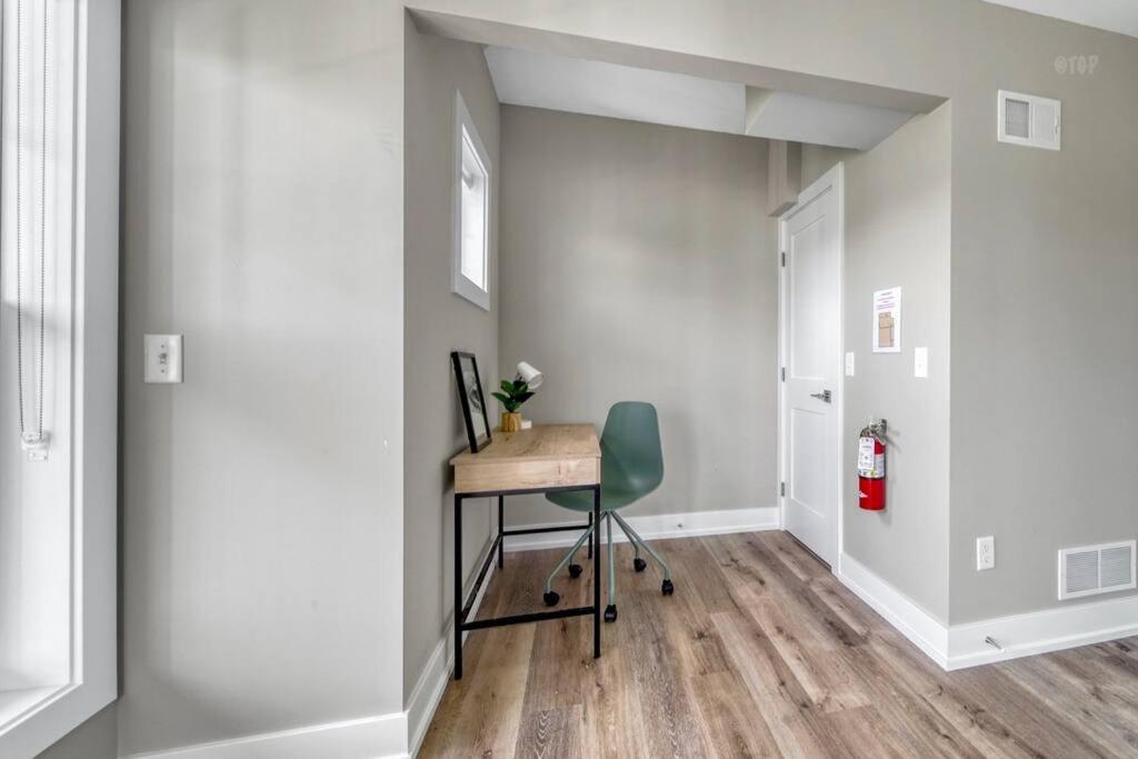 Three-Bedroom House photo 2
