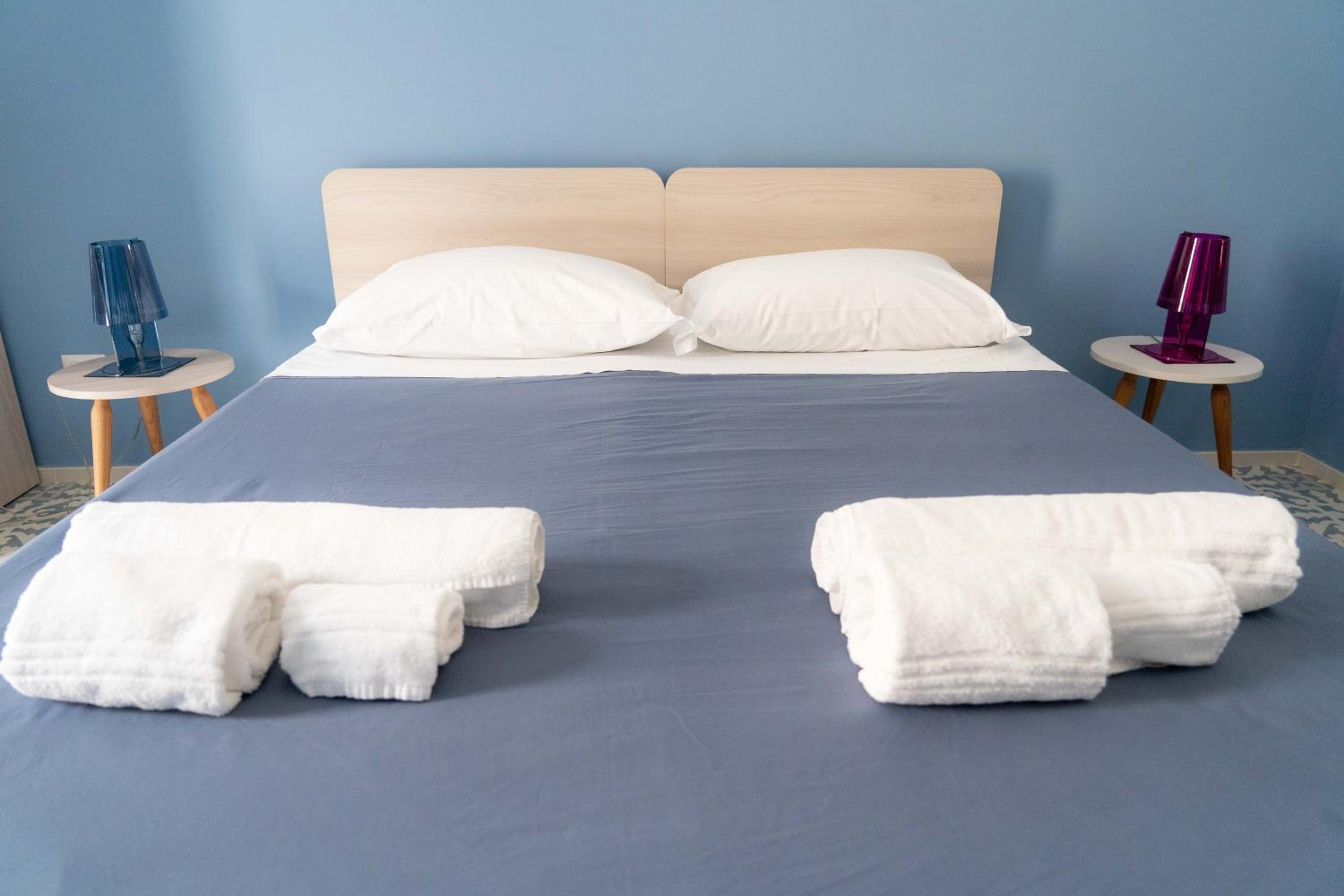 Double or Twin Room with Private Bathroom photo 3