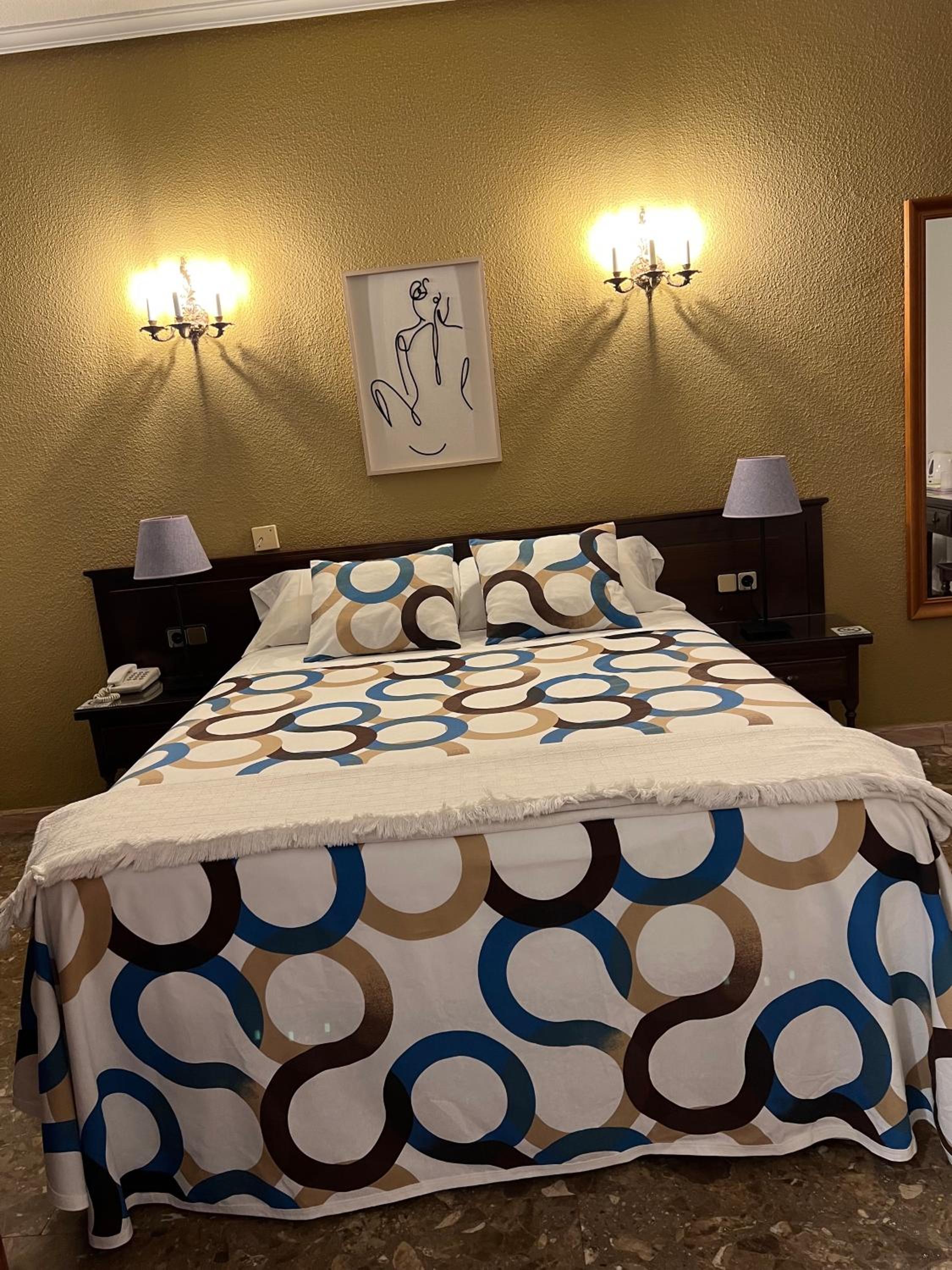 Standard Queen Room - Photo 2