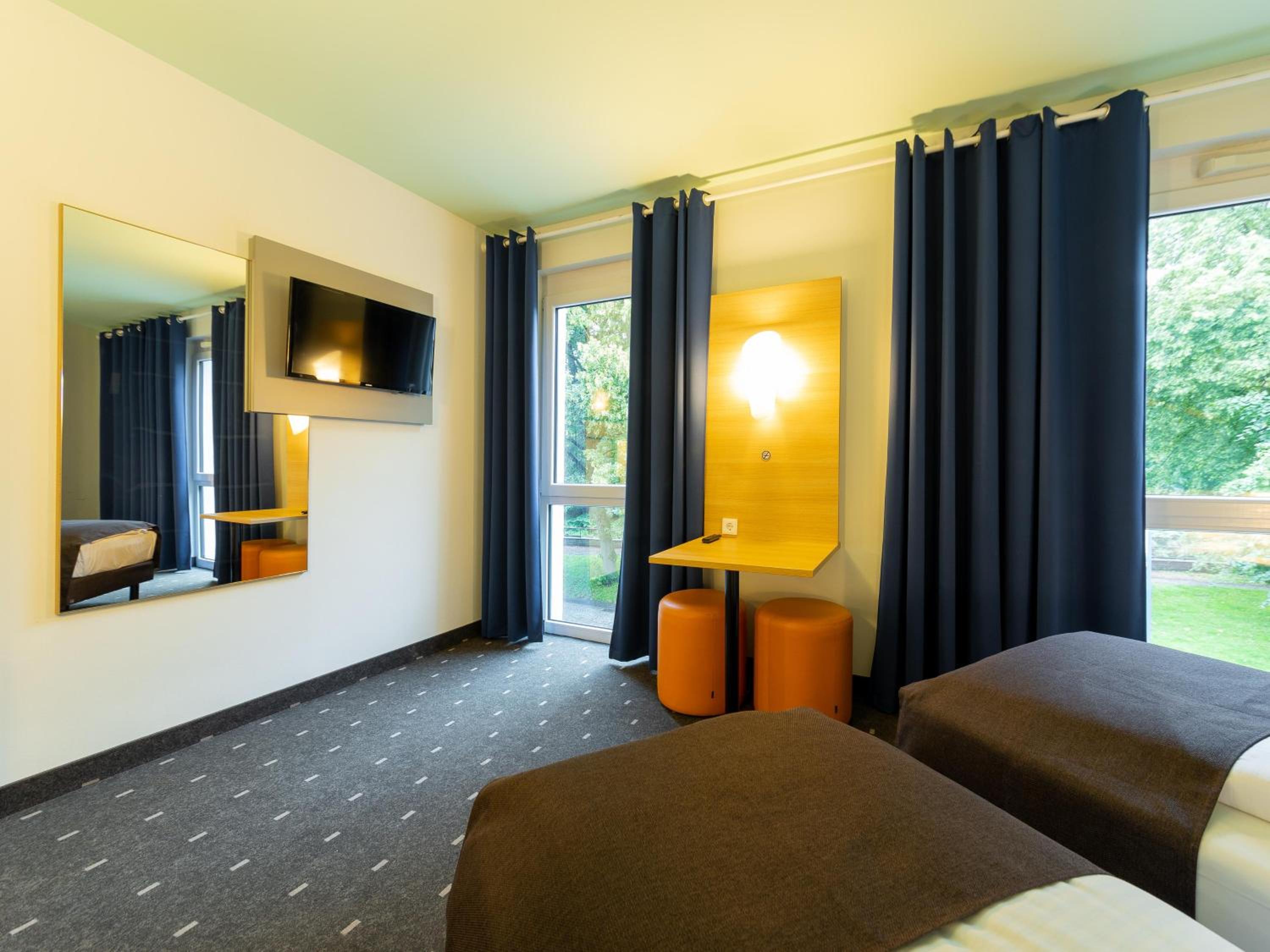 Twin Room - Photo 5