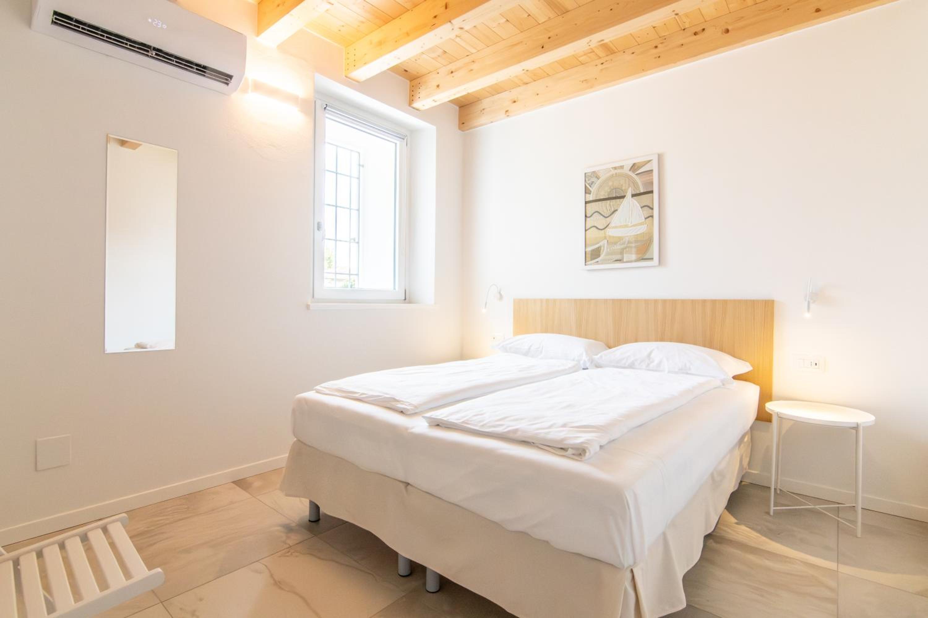 Double Room with Lake View photo 3