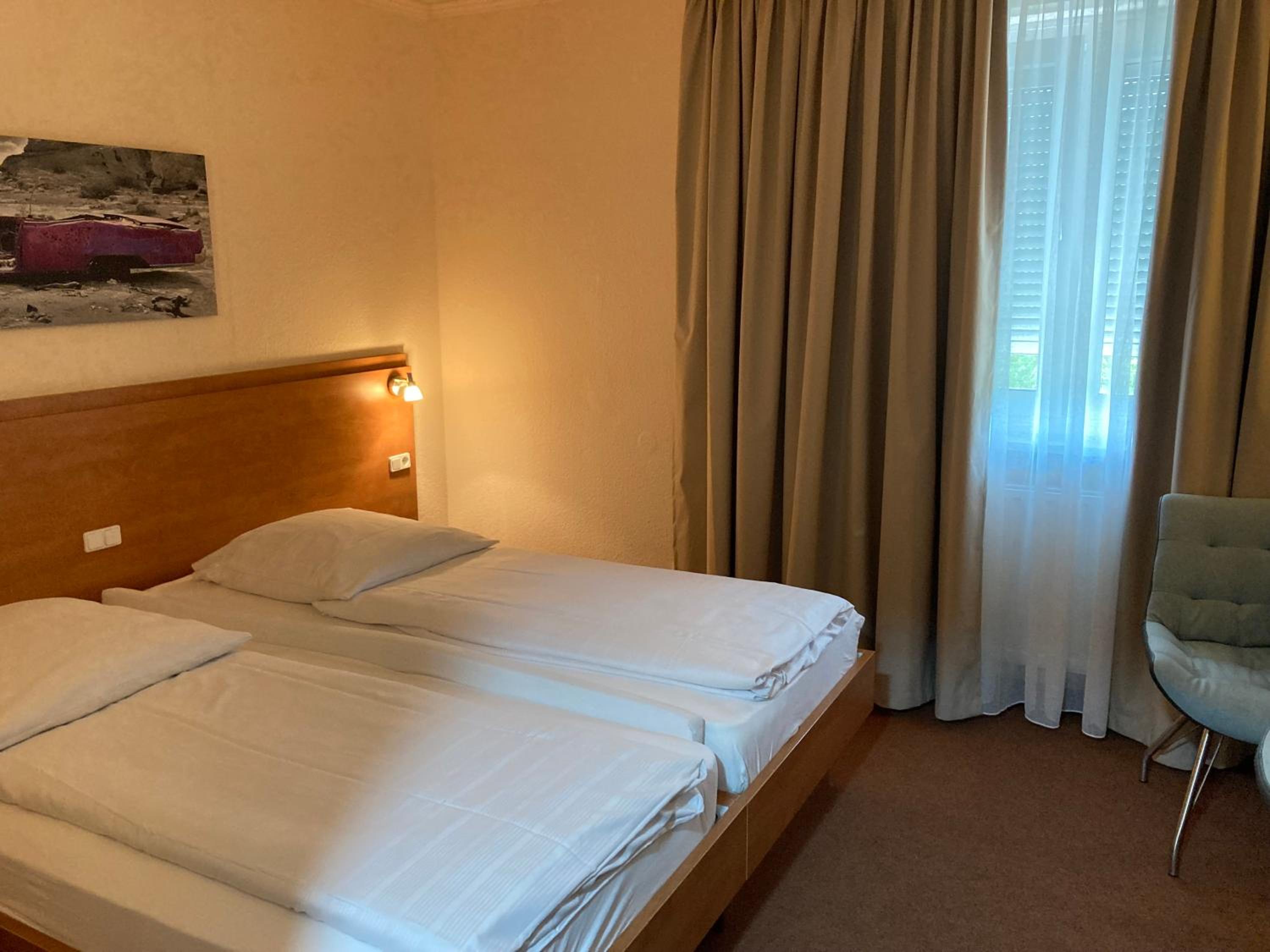 Double Room - Photo 6