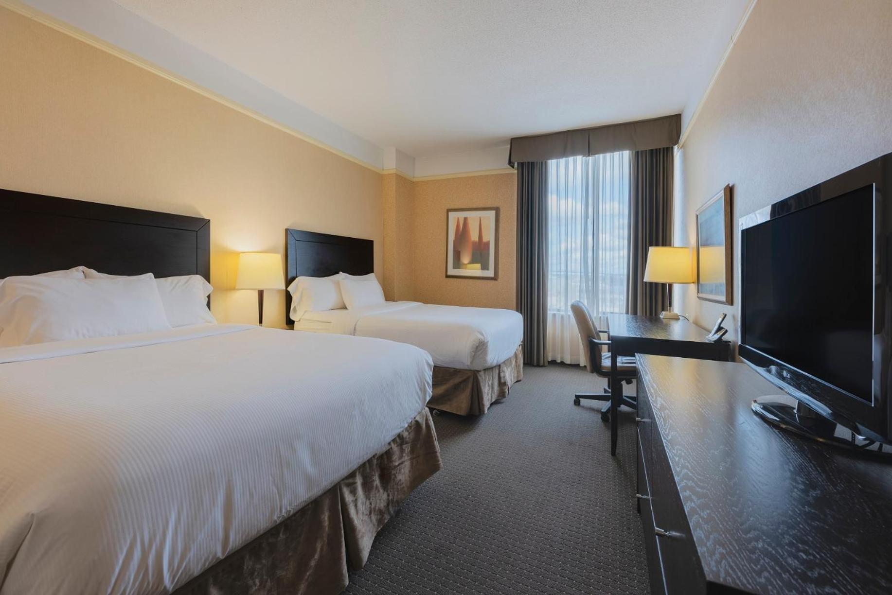 Queen Room With 2 Queen Beds - Harbor View