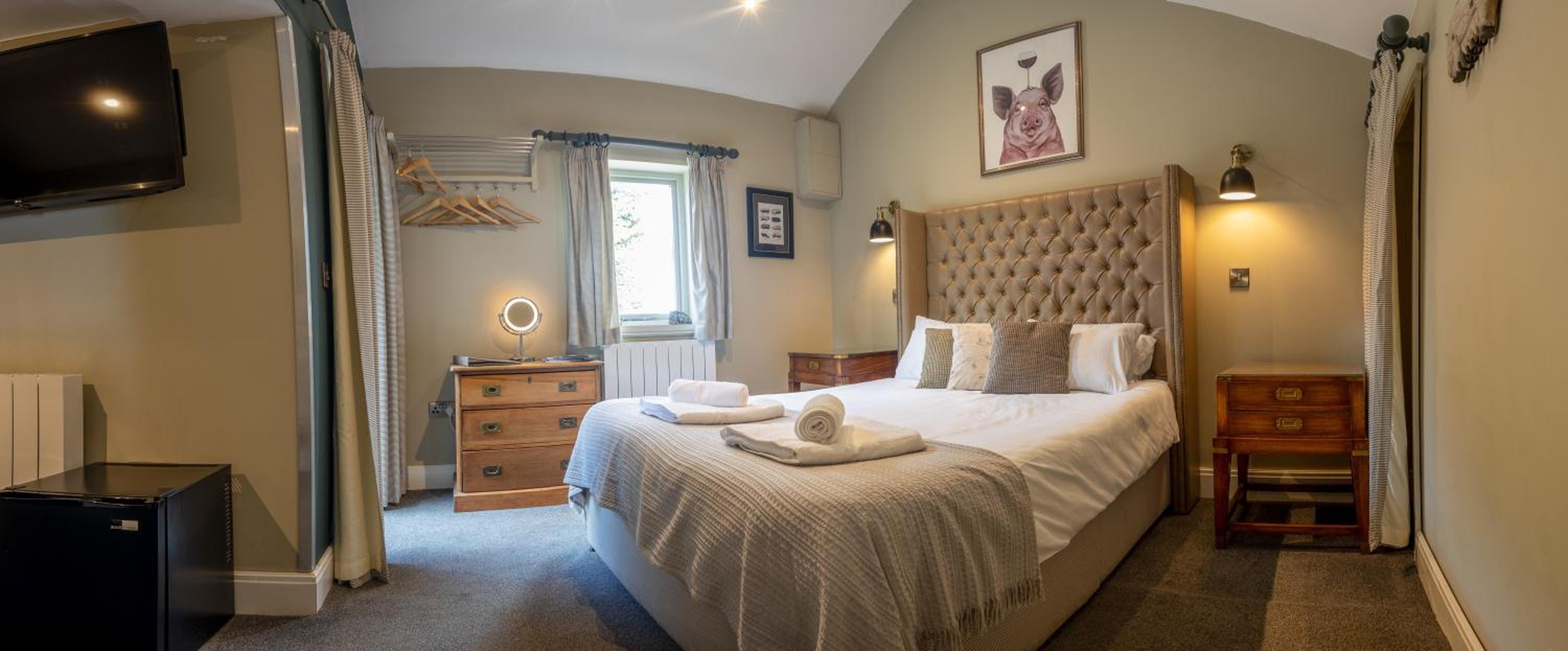 Deluxe Double Room (The Piggeries) (No Pets) - Photo 1