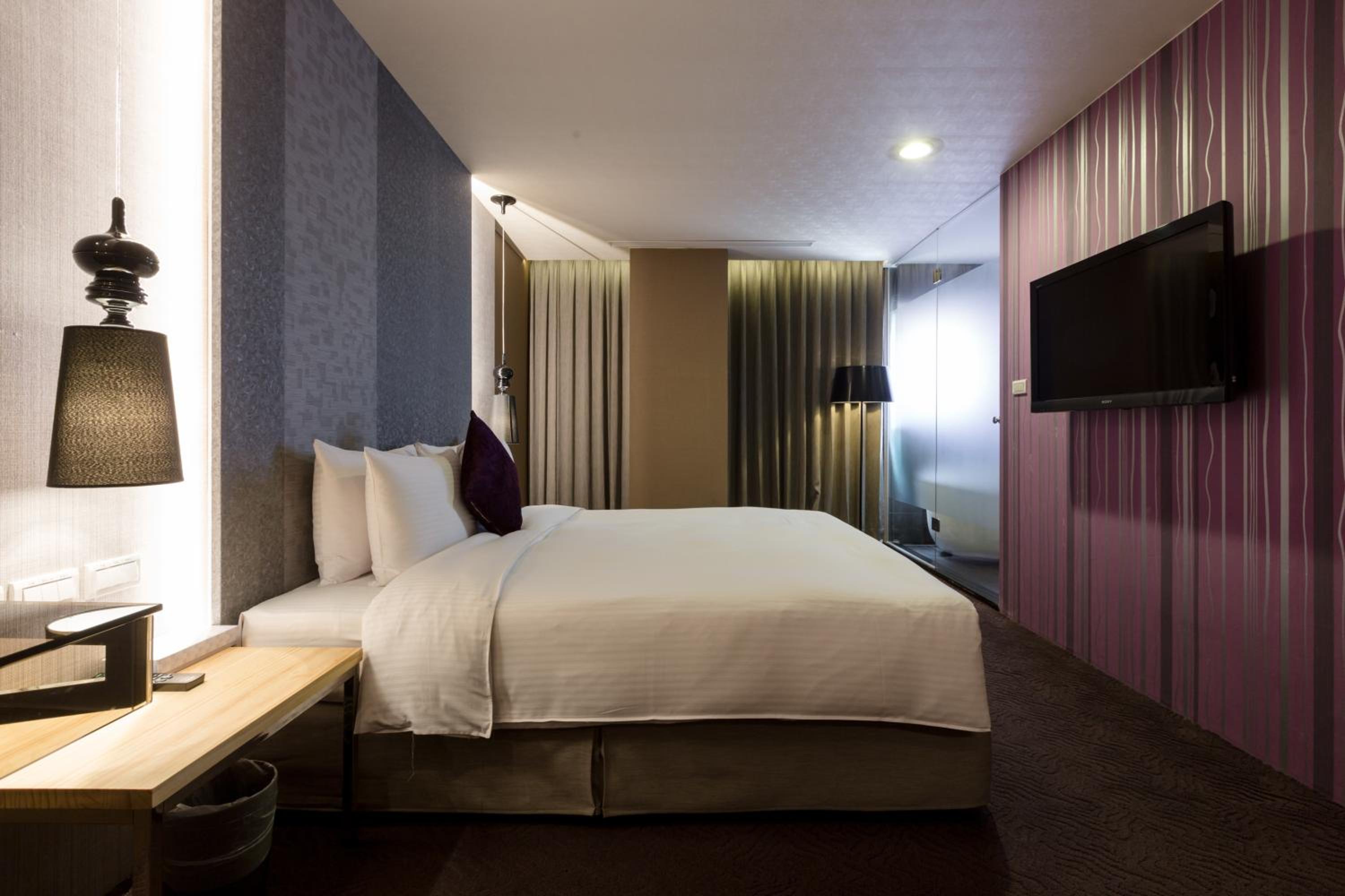Deluxe Double Room with Bath photo 2