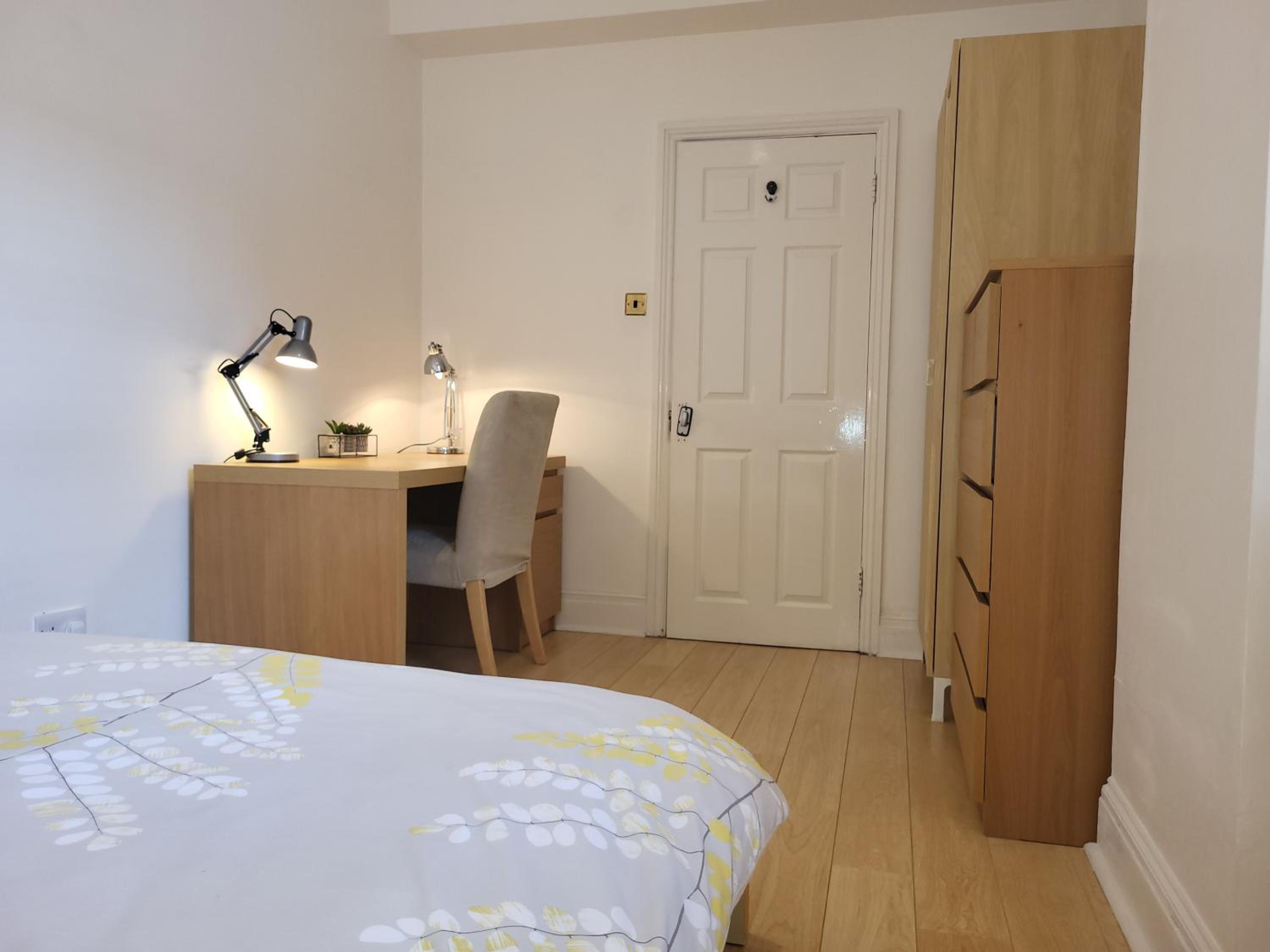 Double Room with Private External Bathroom photo 2