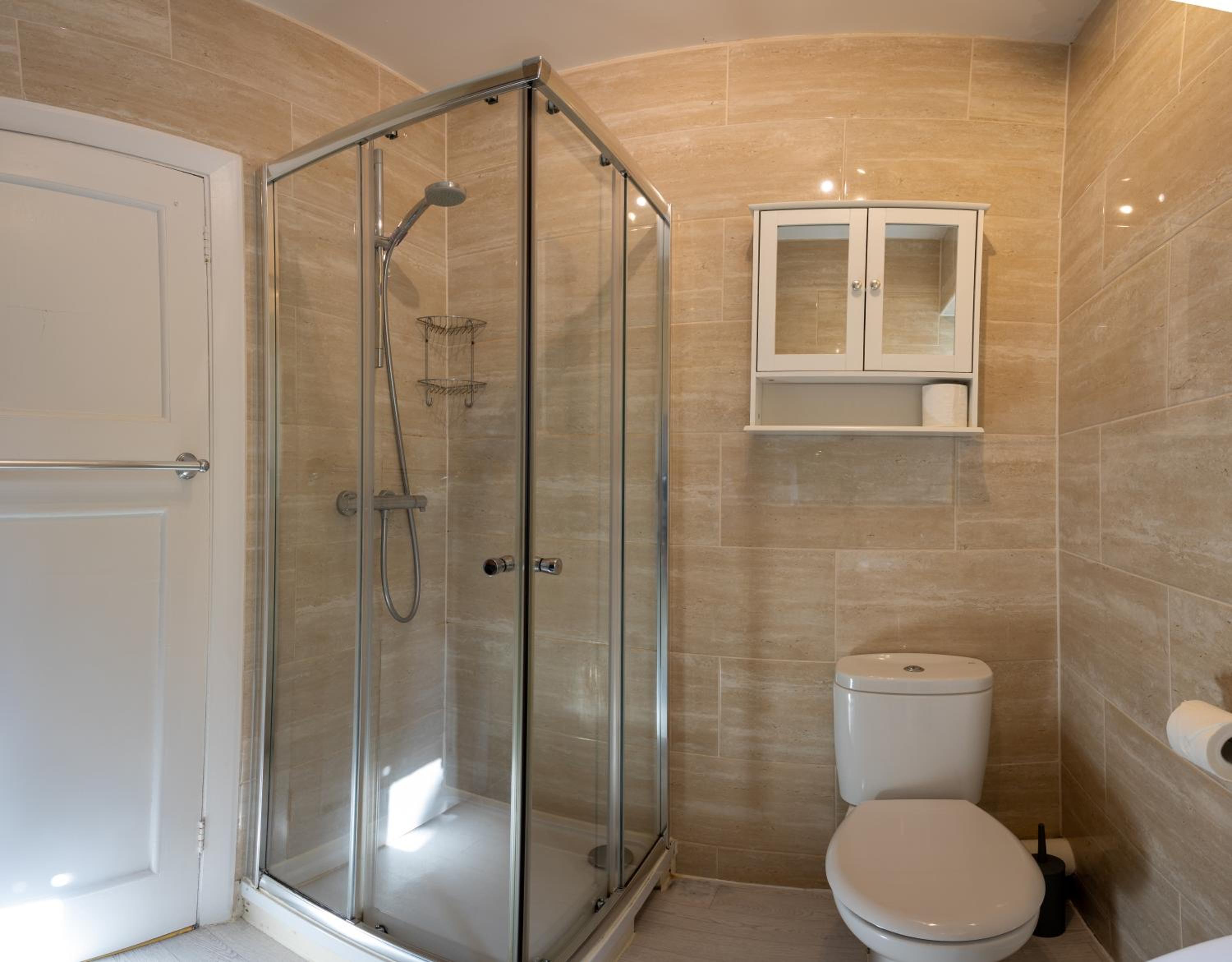 Three-Bedroom House (Lower Buck Cottage) (No Pets) - Photo 6