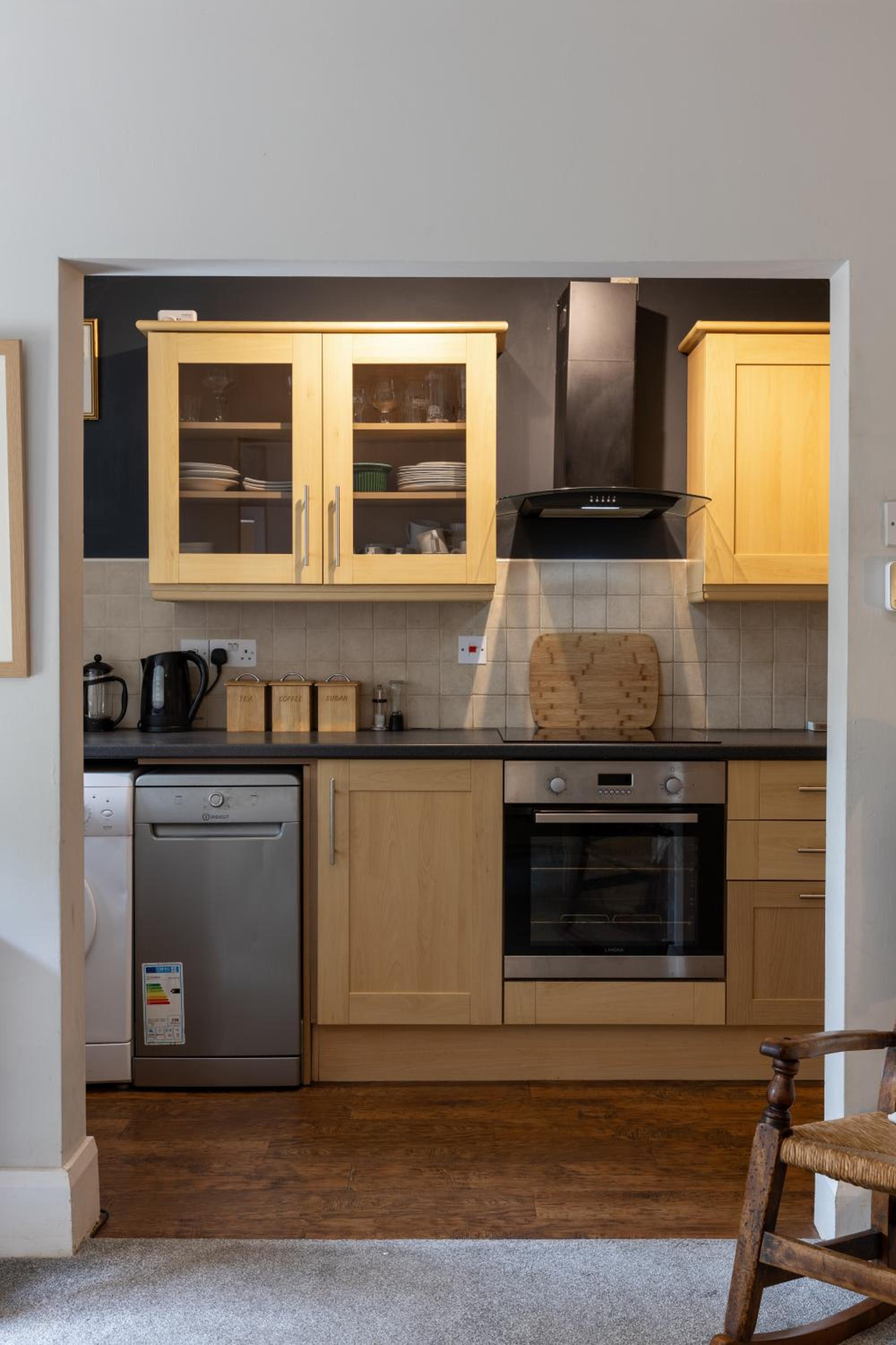 Three-Bedroom House (Lower Buck Cottage) (No Pets) - Photo 7