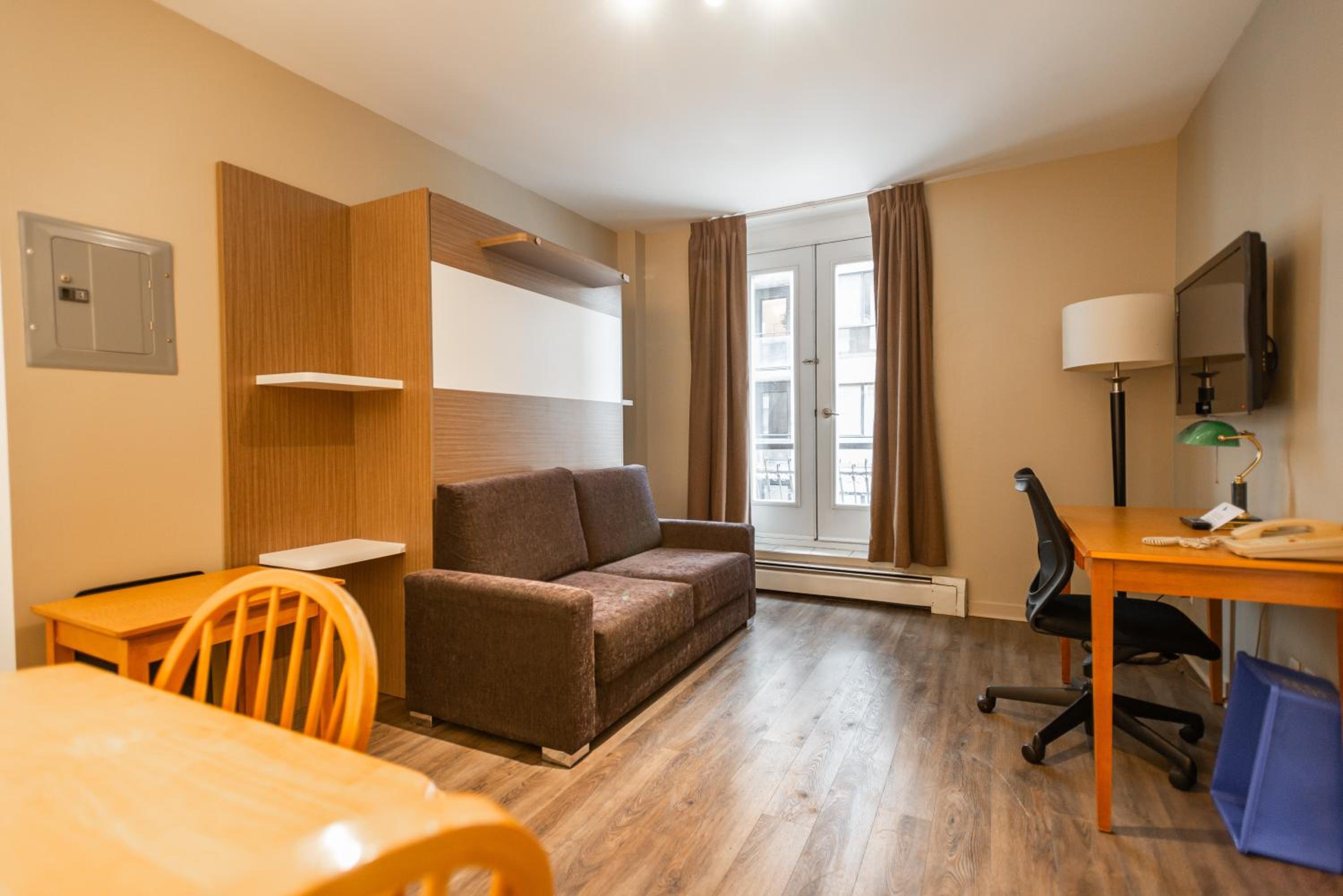 One-Bedroom Suite with Murphy bed - Photo 1