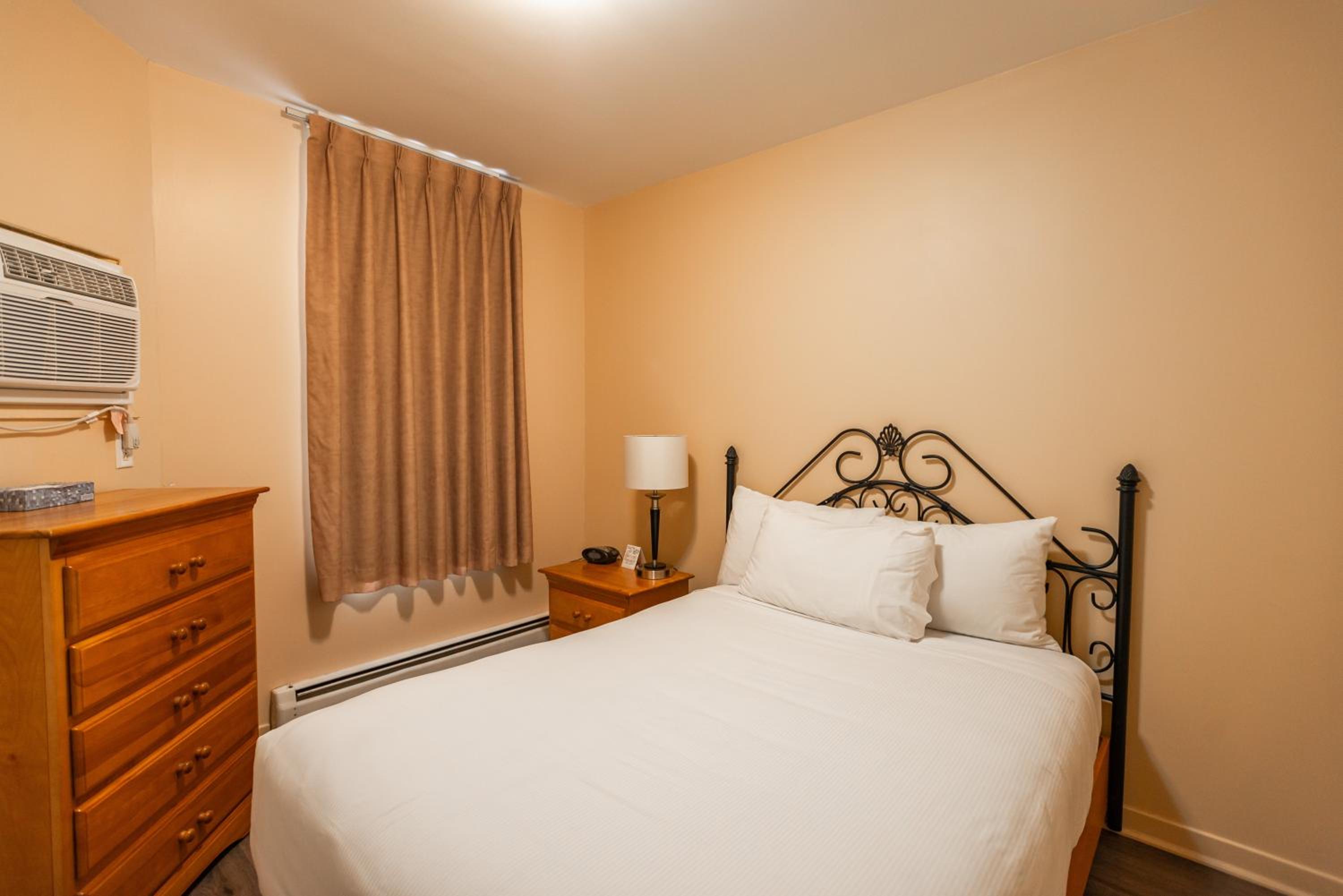 Two-Bedroom Suite photo 2