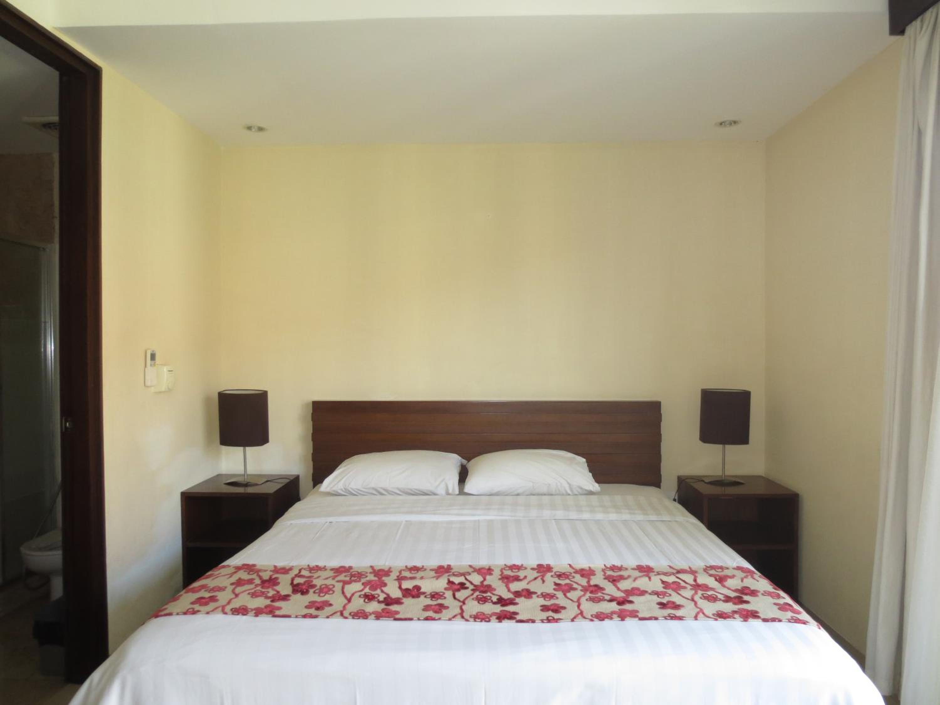 Two-Bedroom Apartment - Photo 11