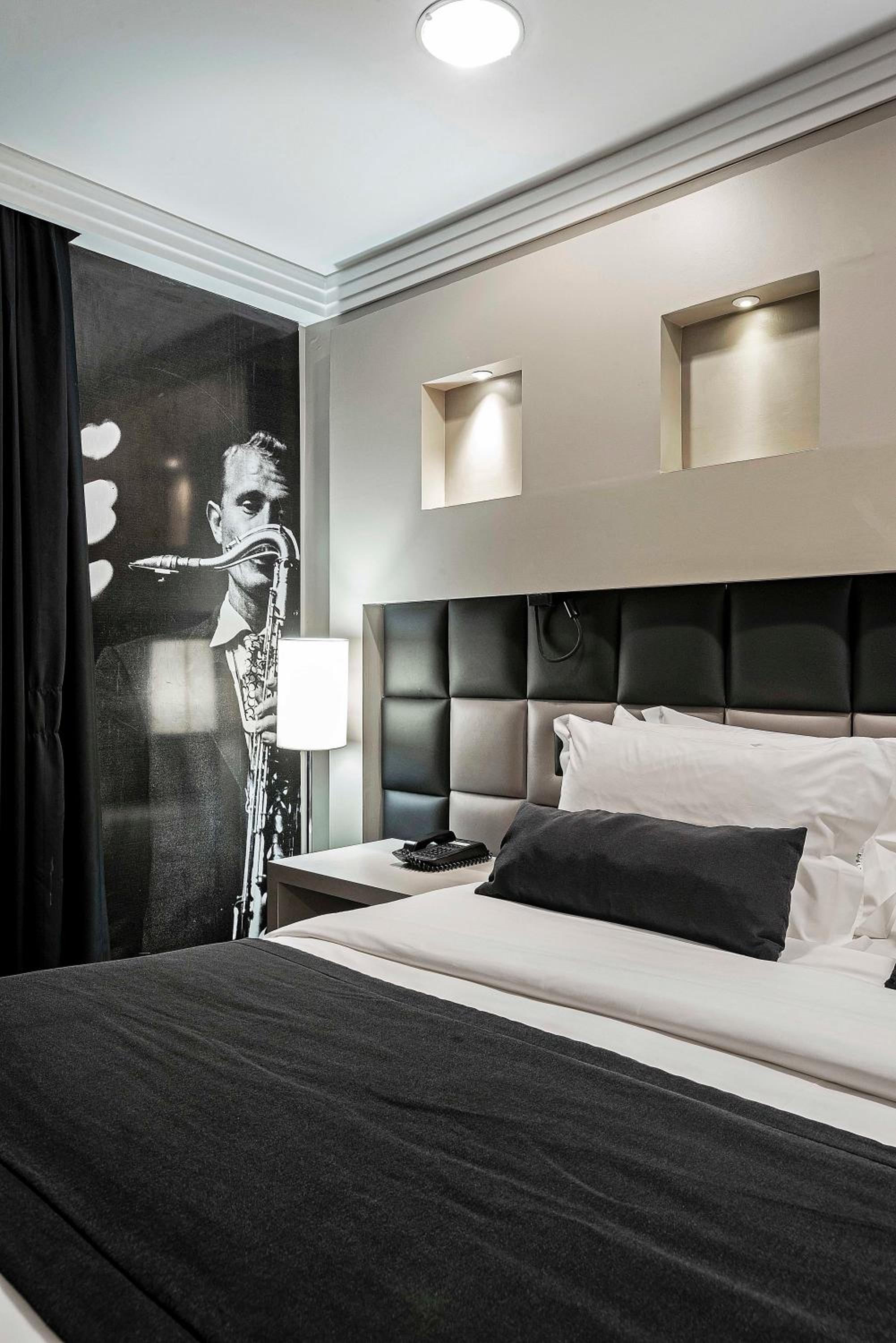 Deluxe Double Room - Photo 7