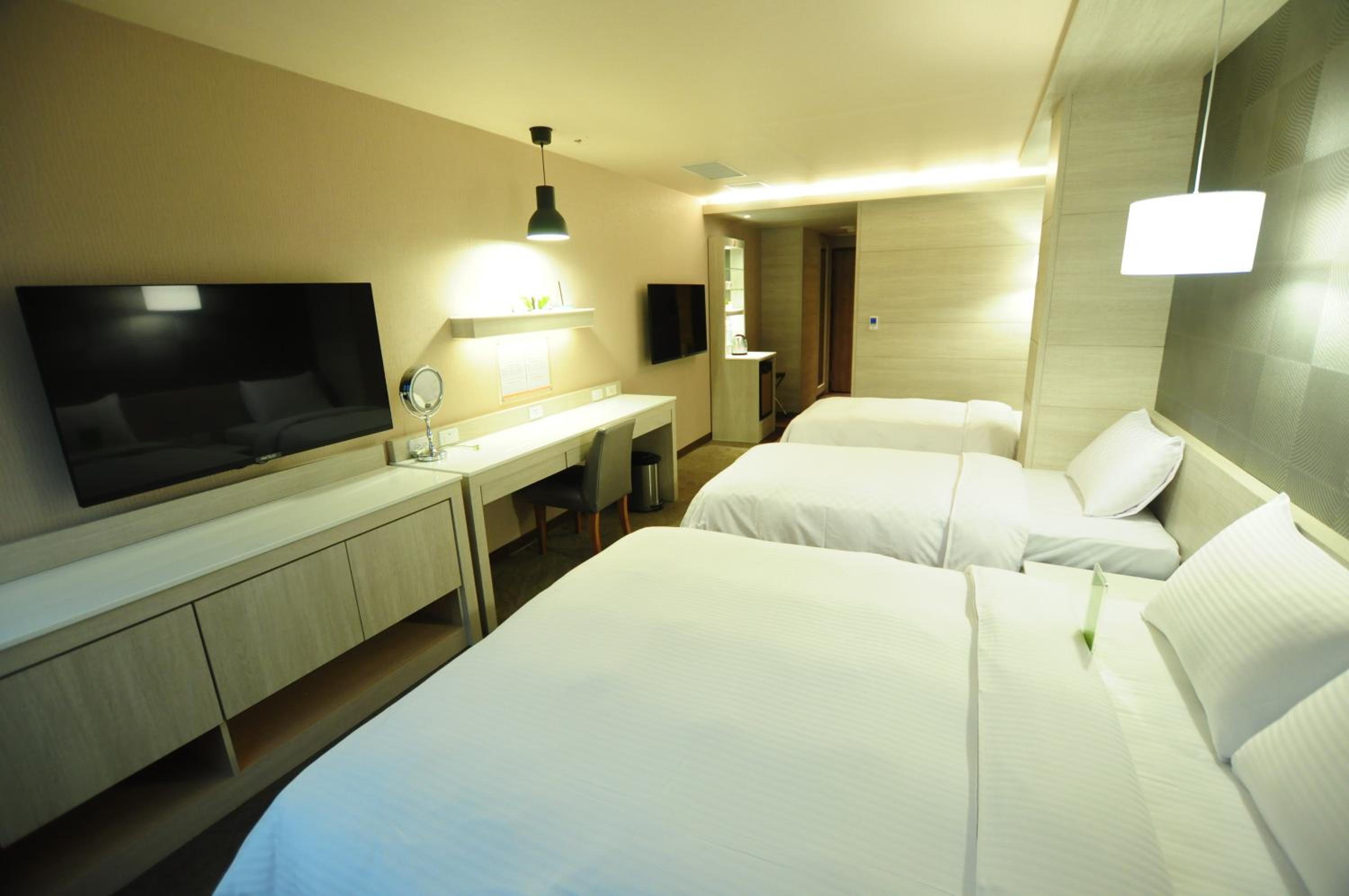 Superior Quadruple Room photo 3