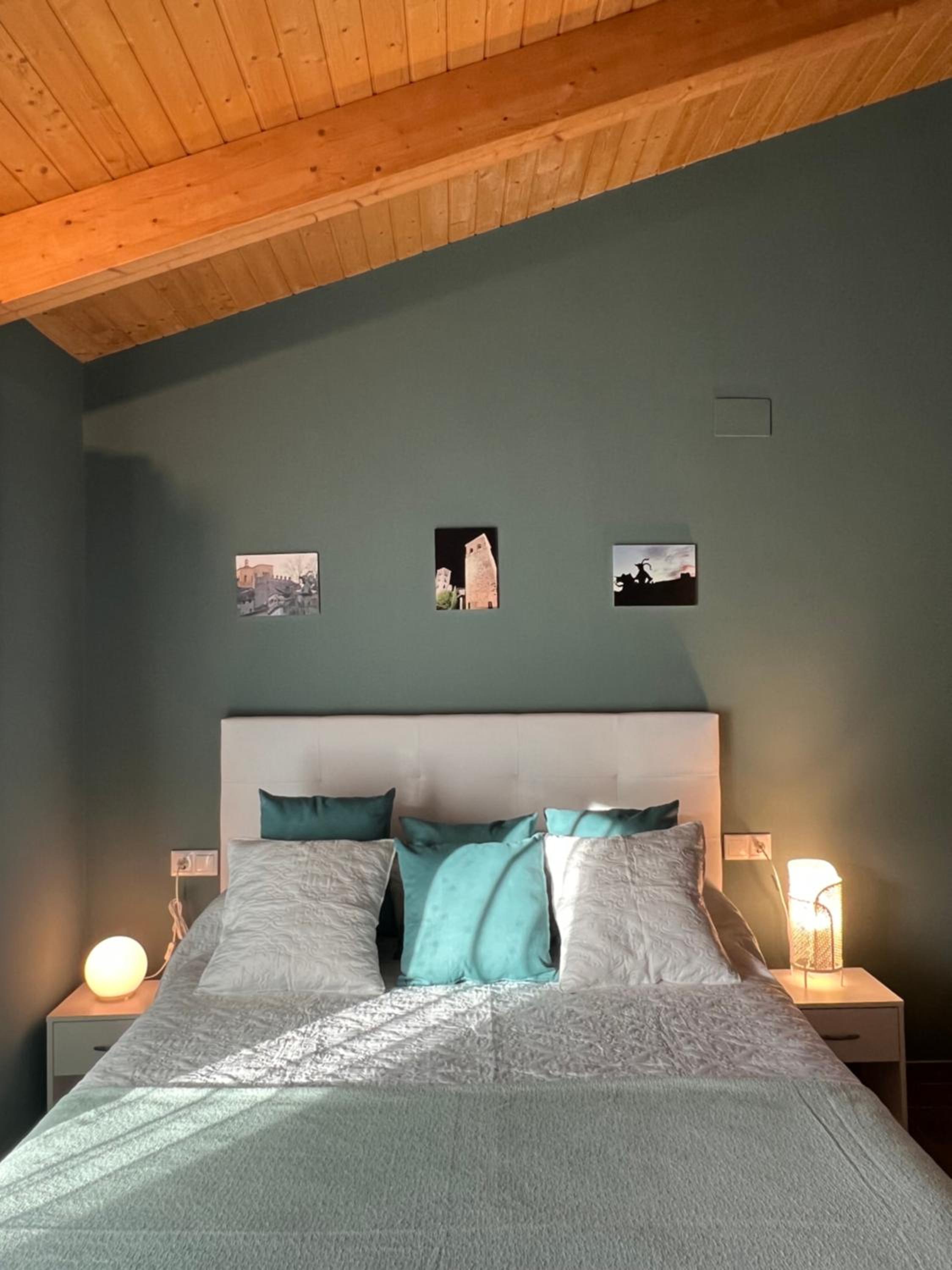 One-Bedroom Deluxe Apartment