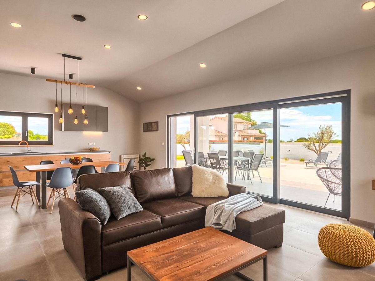 Three-Bedroom Villa photo 1