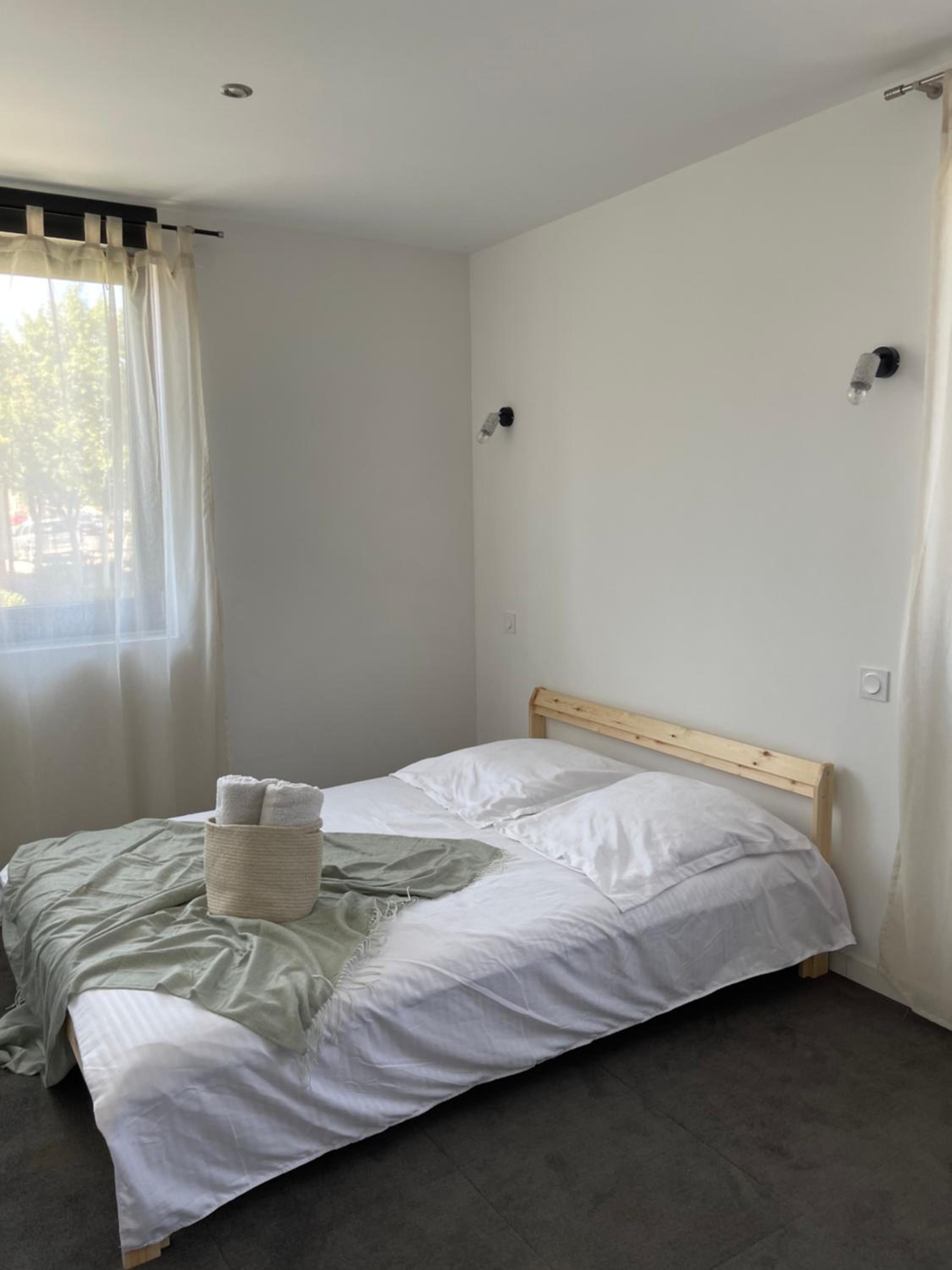 One-Bedroom Apartment photo 3