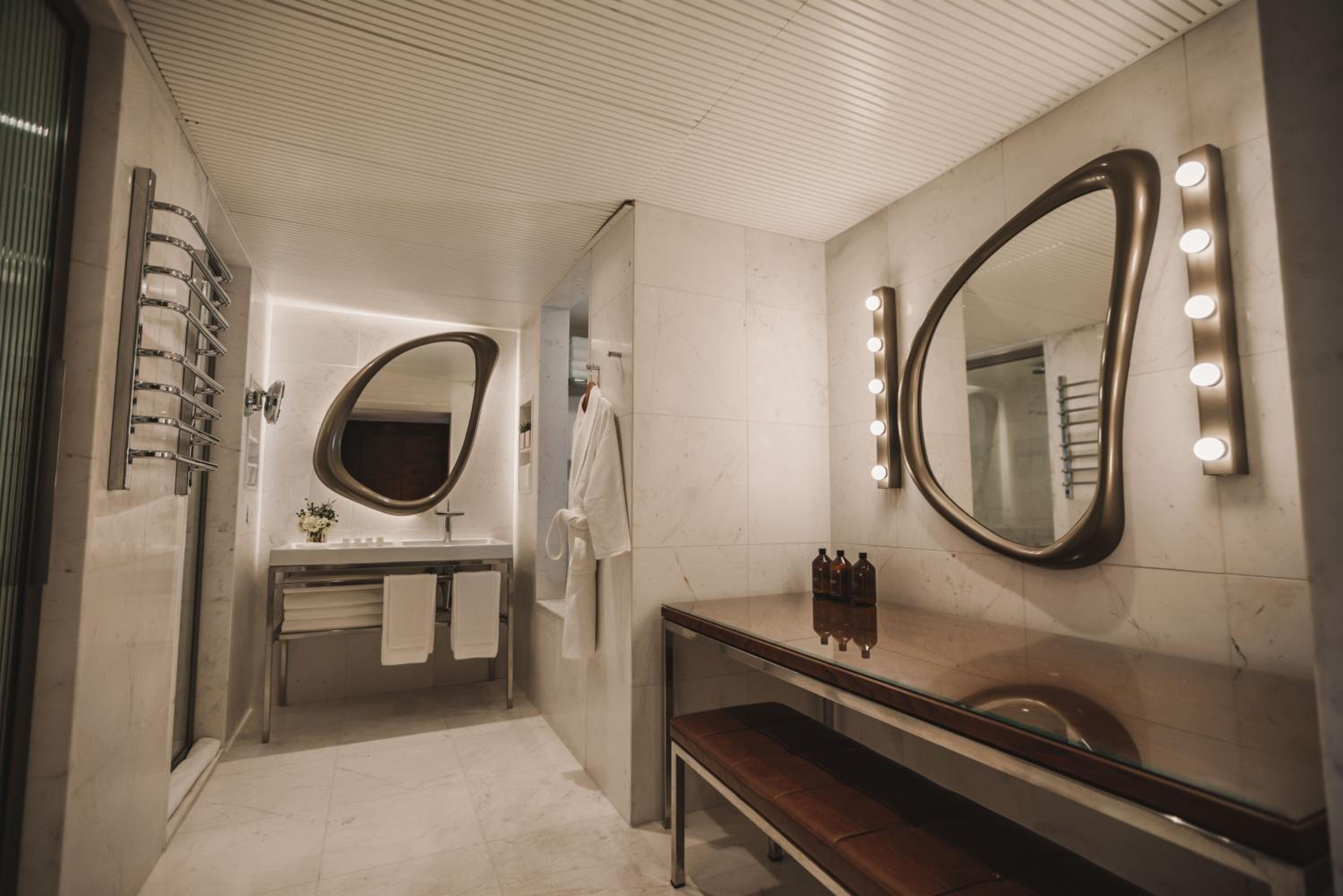 Suite with Sea View - Photo 4