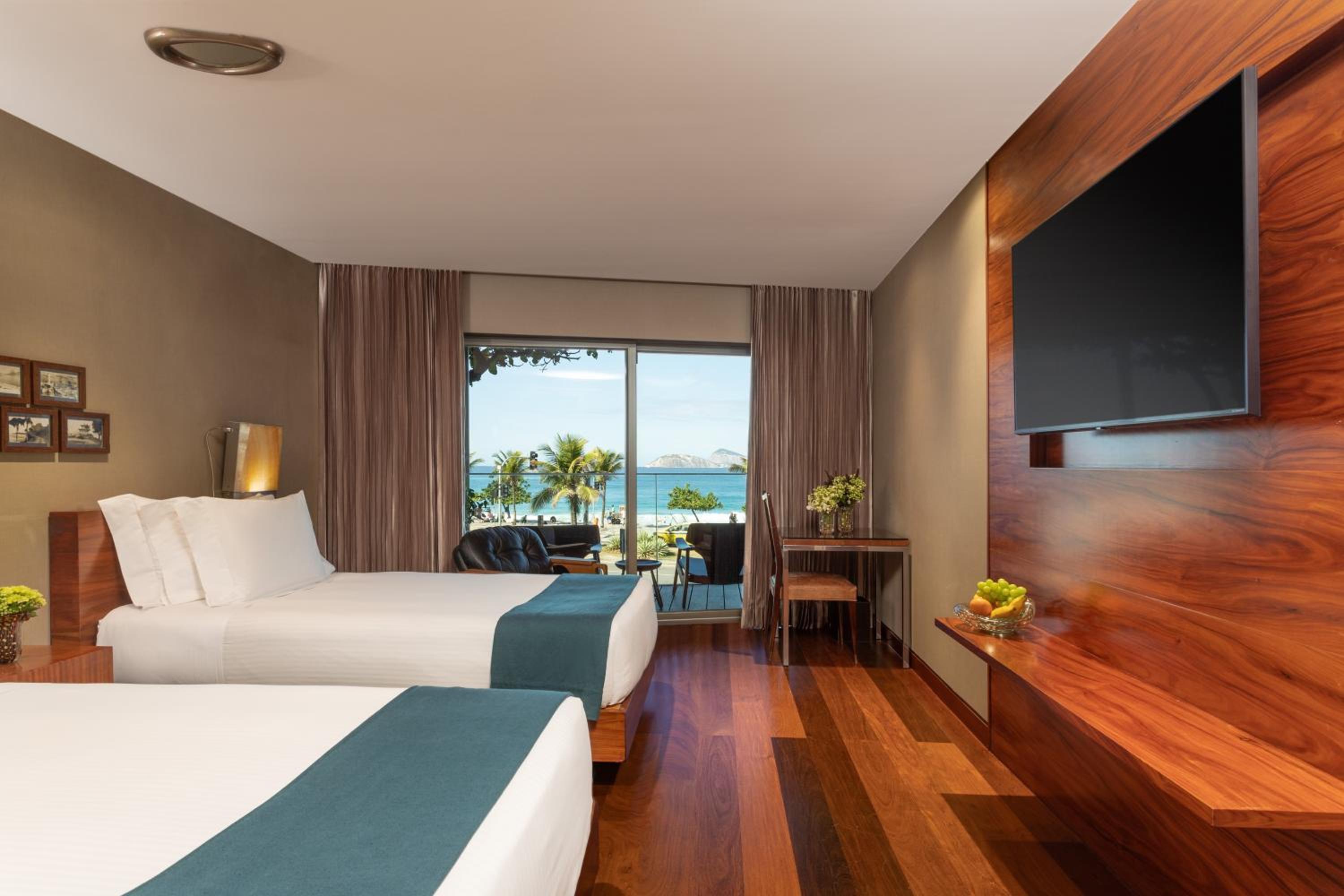 Deluxe Twin Room with Sea View - Photo 2