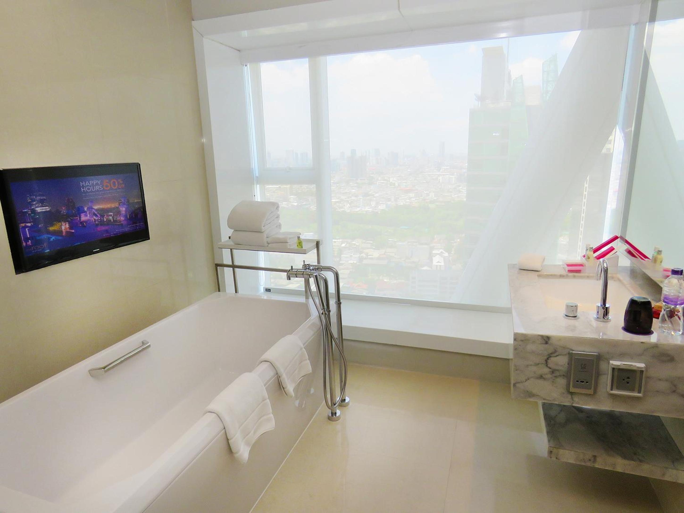 Two Bedroom Suite thumbnail 6