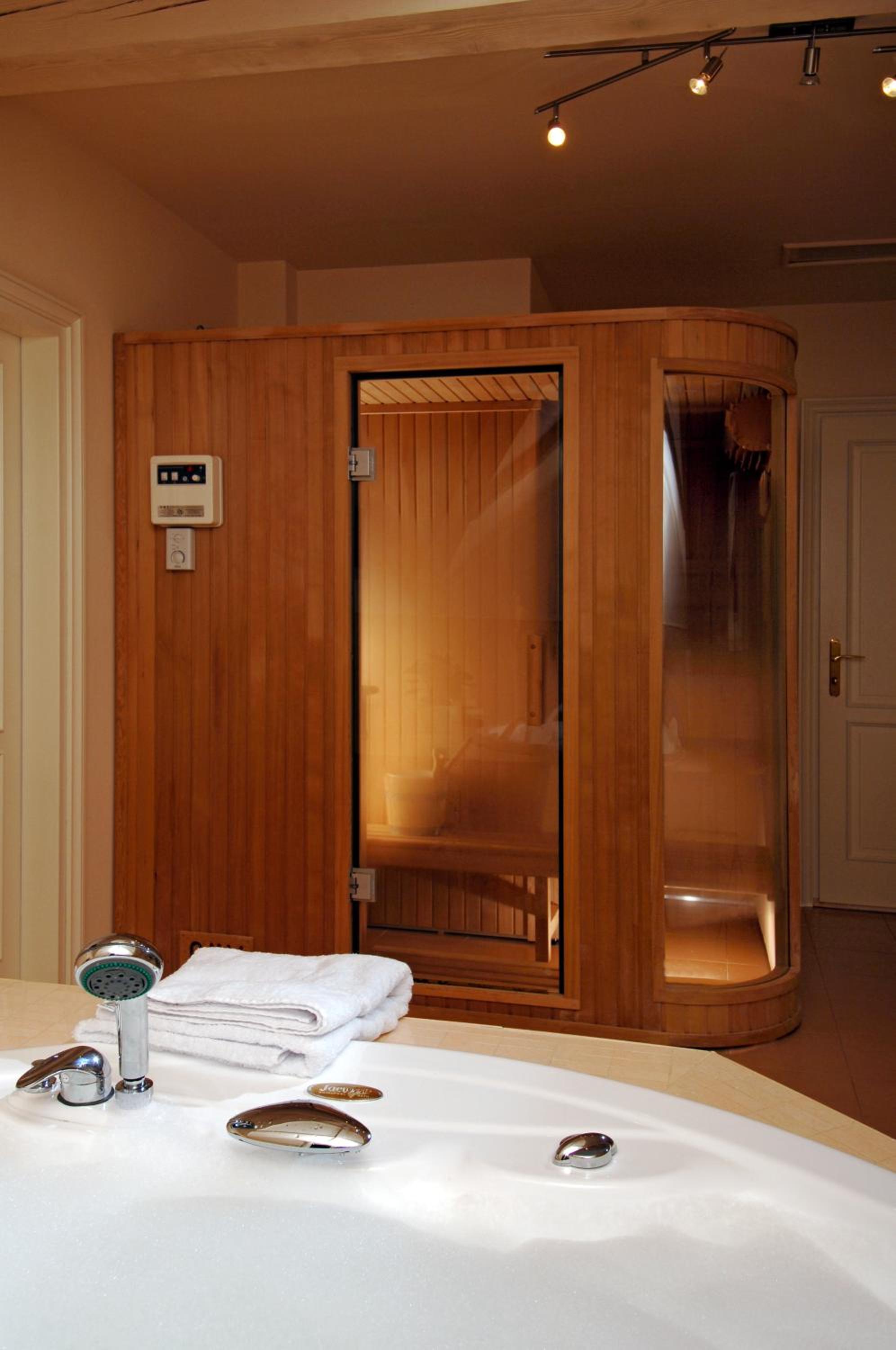 Superior Suite - Photo 4