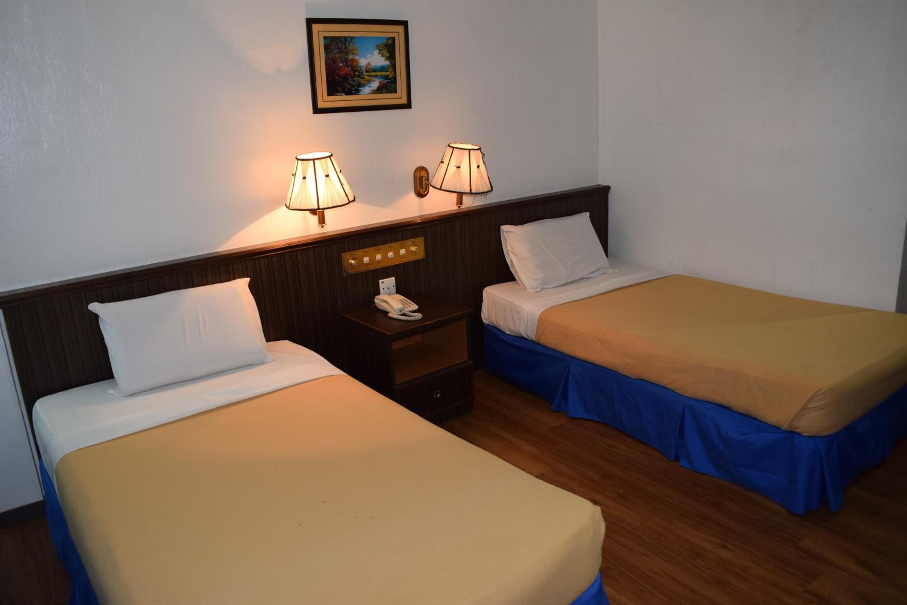 Deluxe Twin Room - Photo 2
