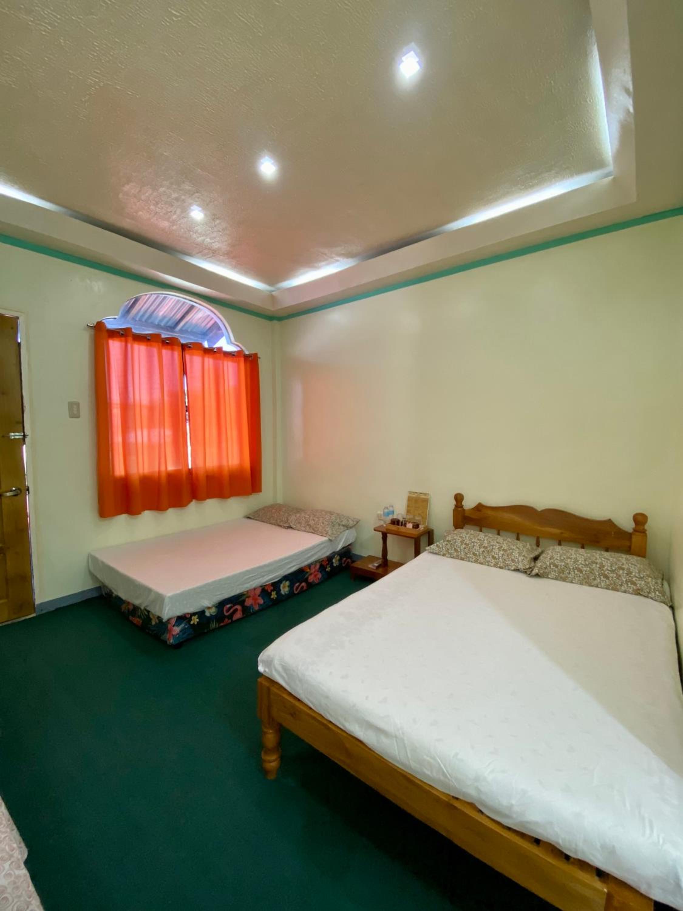 Large Double Room photo 1