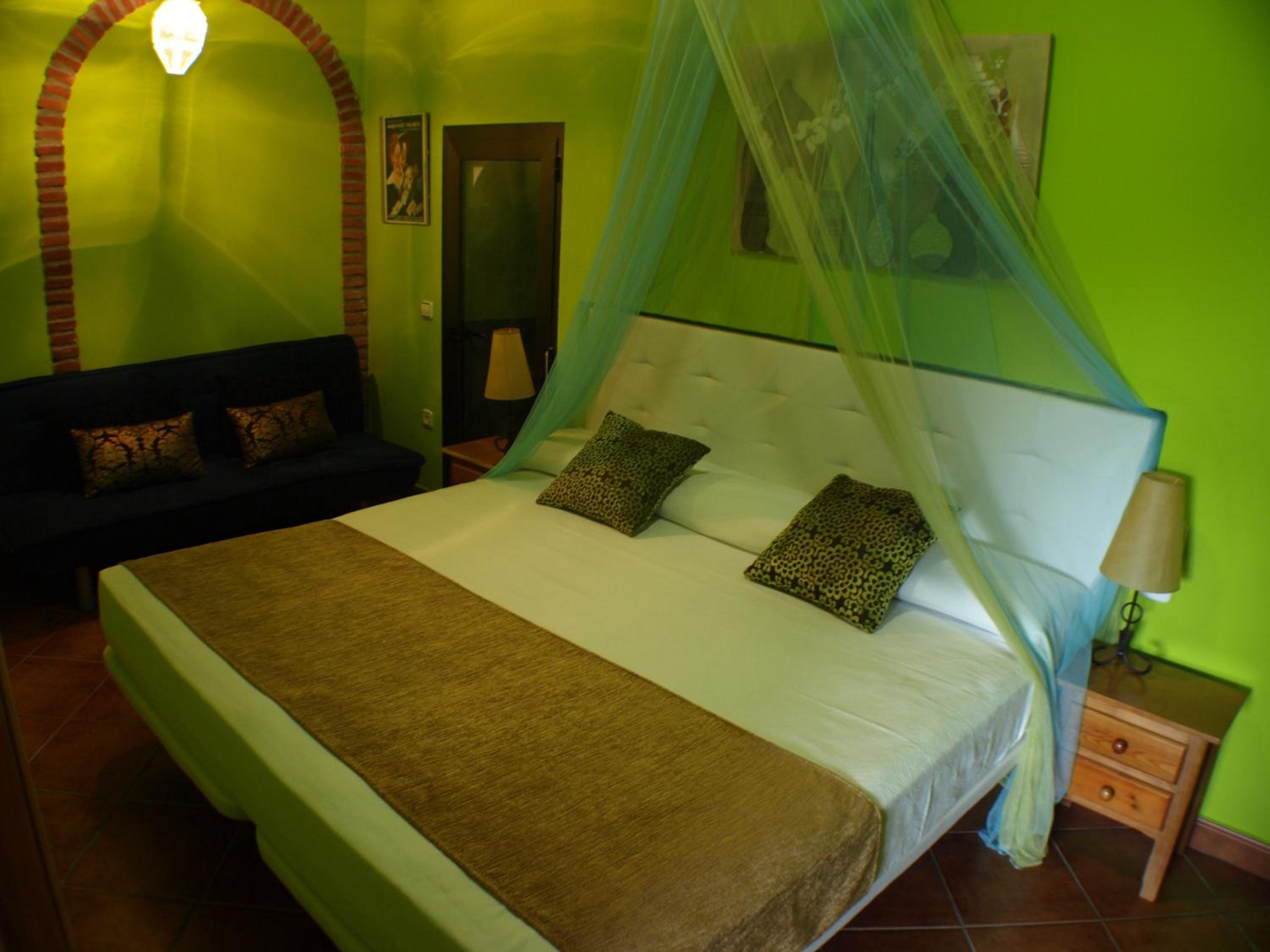 Two-Bedroom House (2-6 Adults) - Photo 243