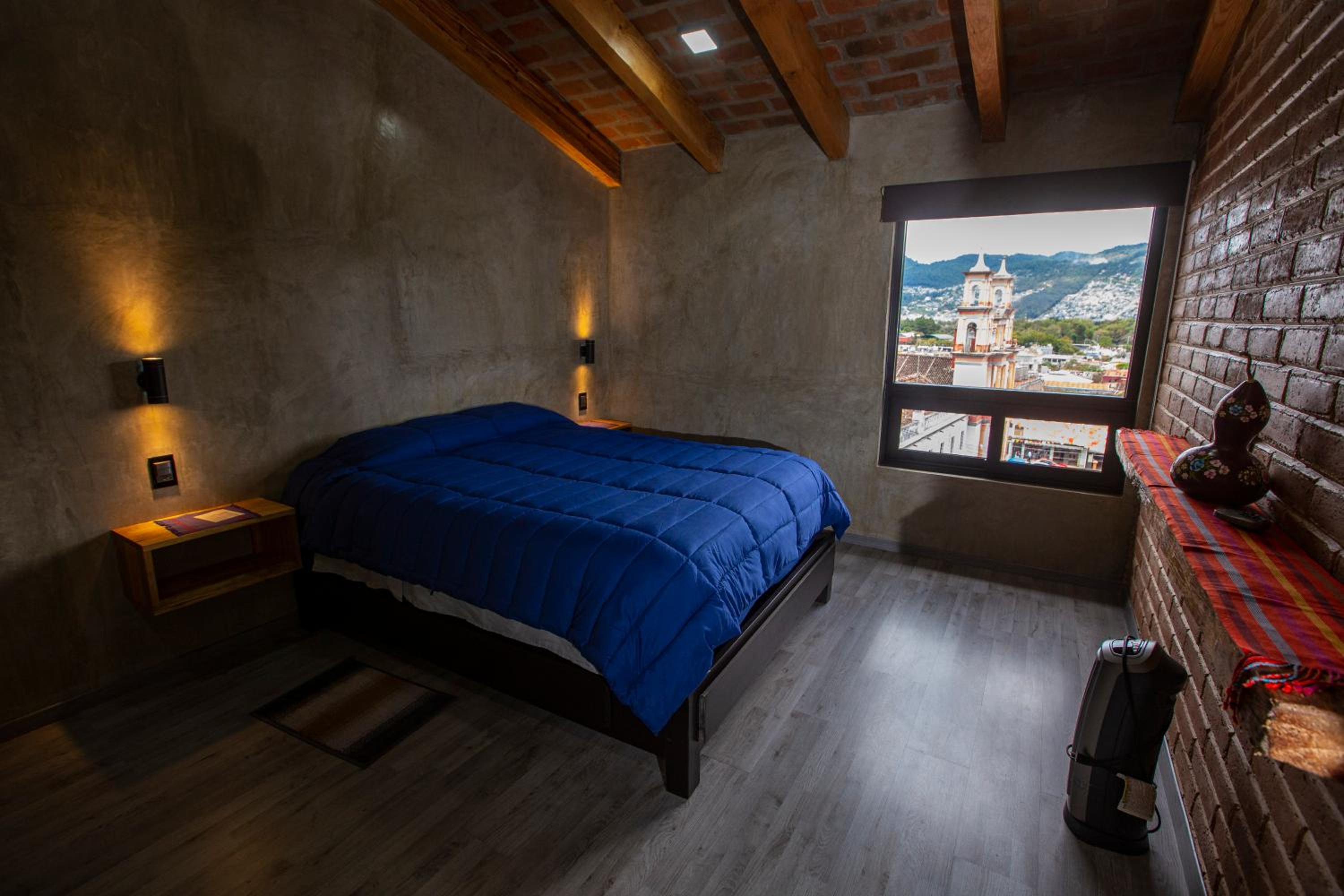 Apartment with Balcony - Photo 18
