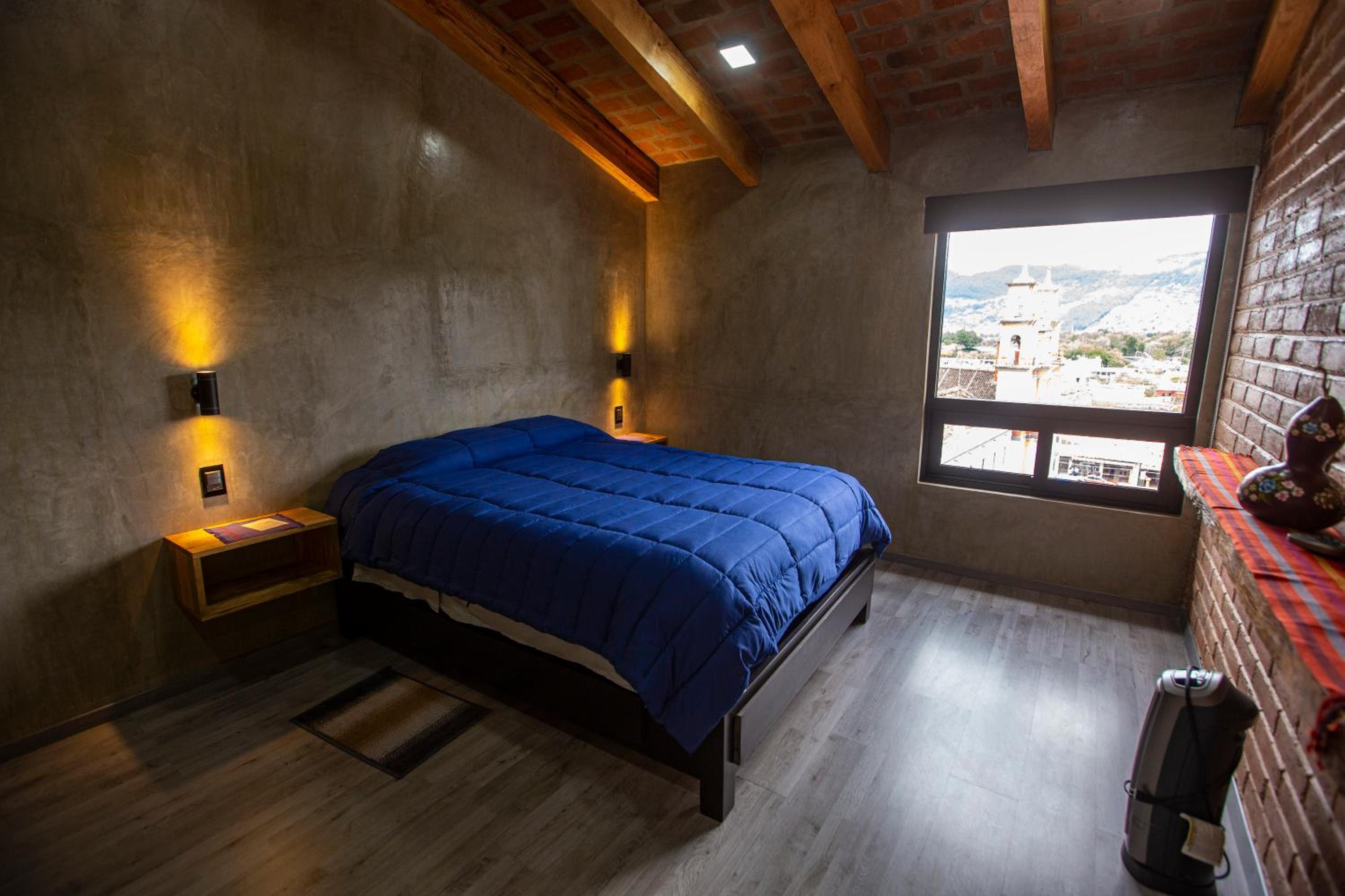 Apartment with Balcony - Photo 17