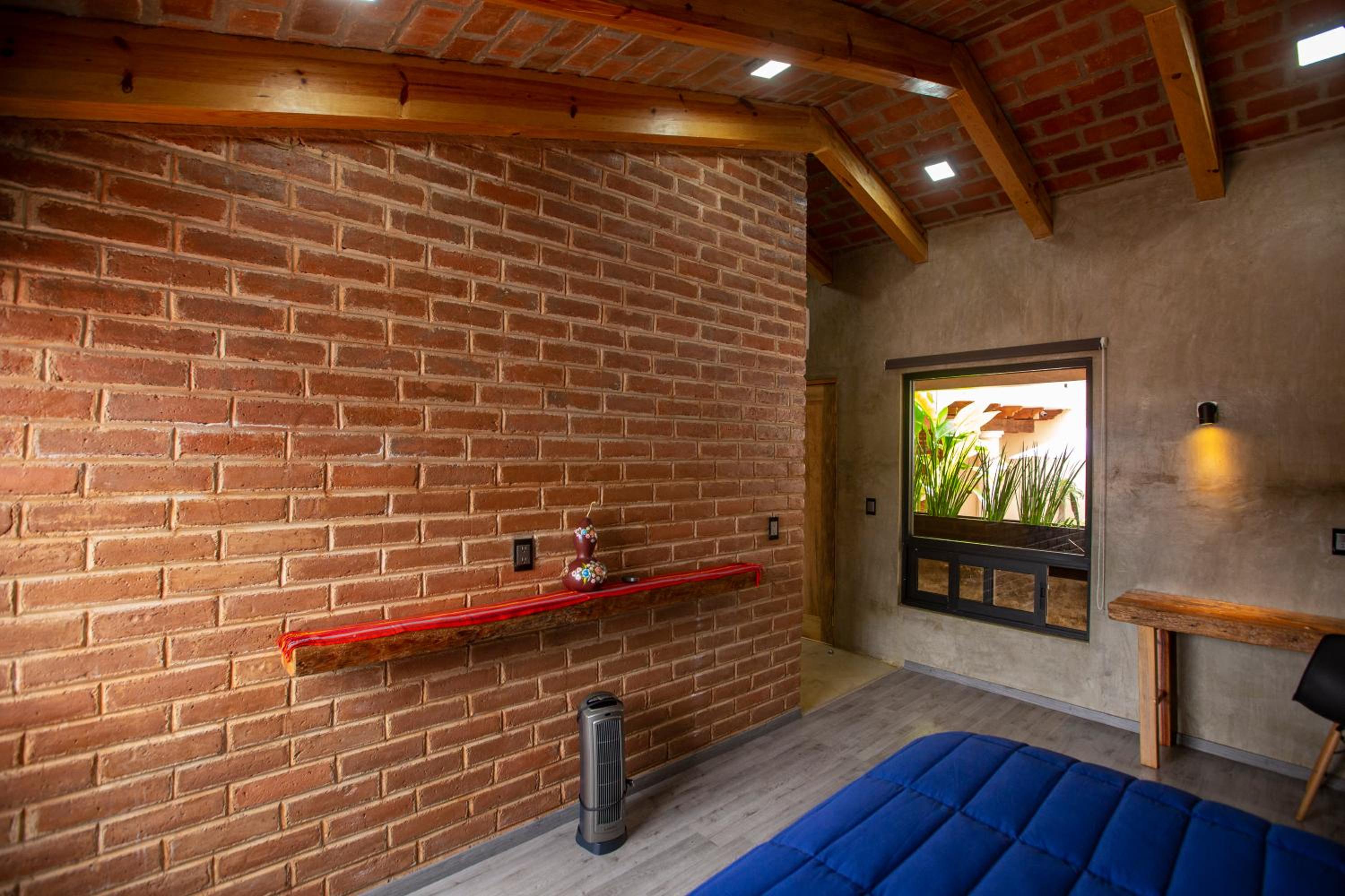 Apartment with Balcony - Photo 15