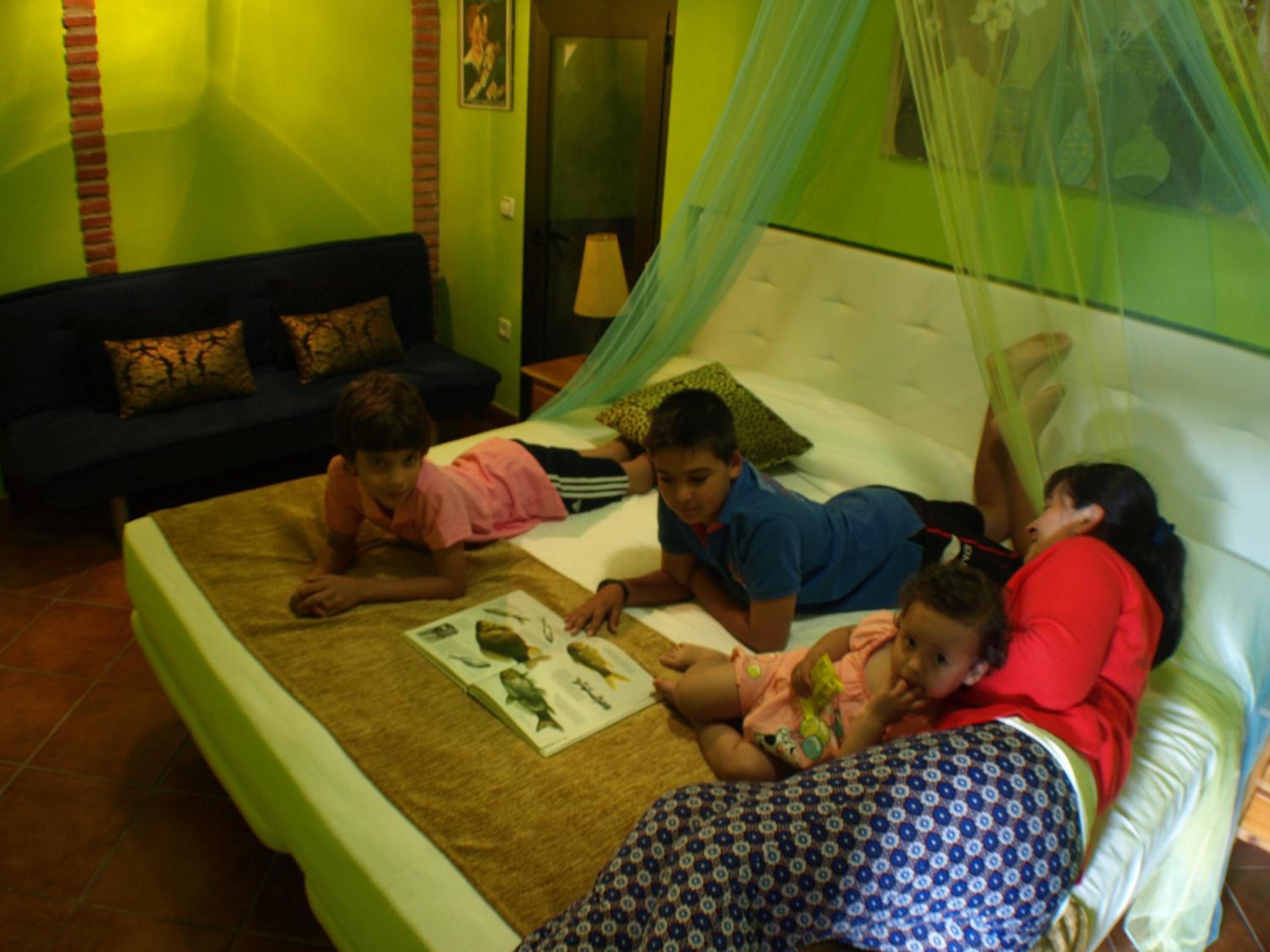Two-Bedroom House (2-6 Adults) - Photo 222
