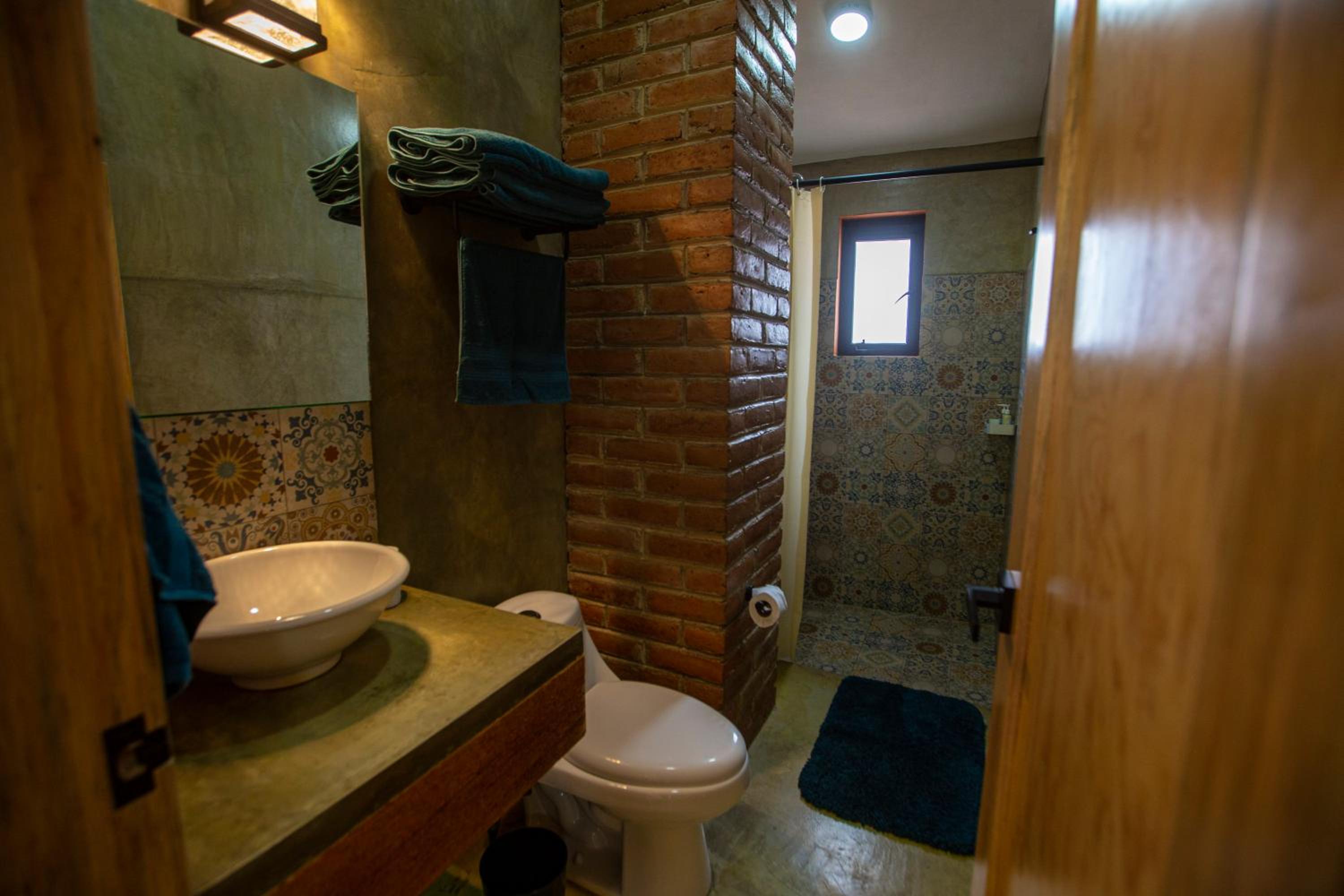 Apartment with Balcony - Photo 7