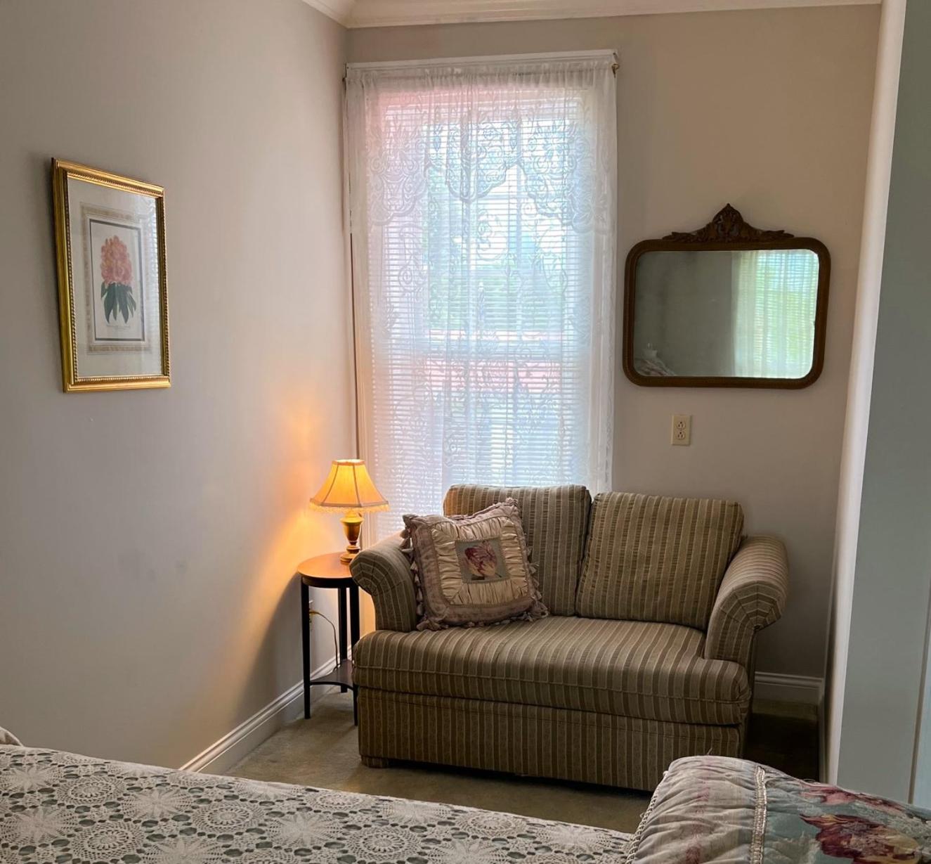 King Room with Balcony photo 2