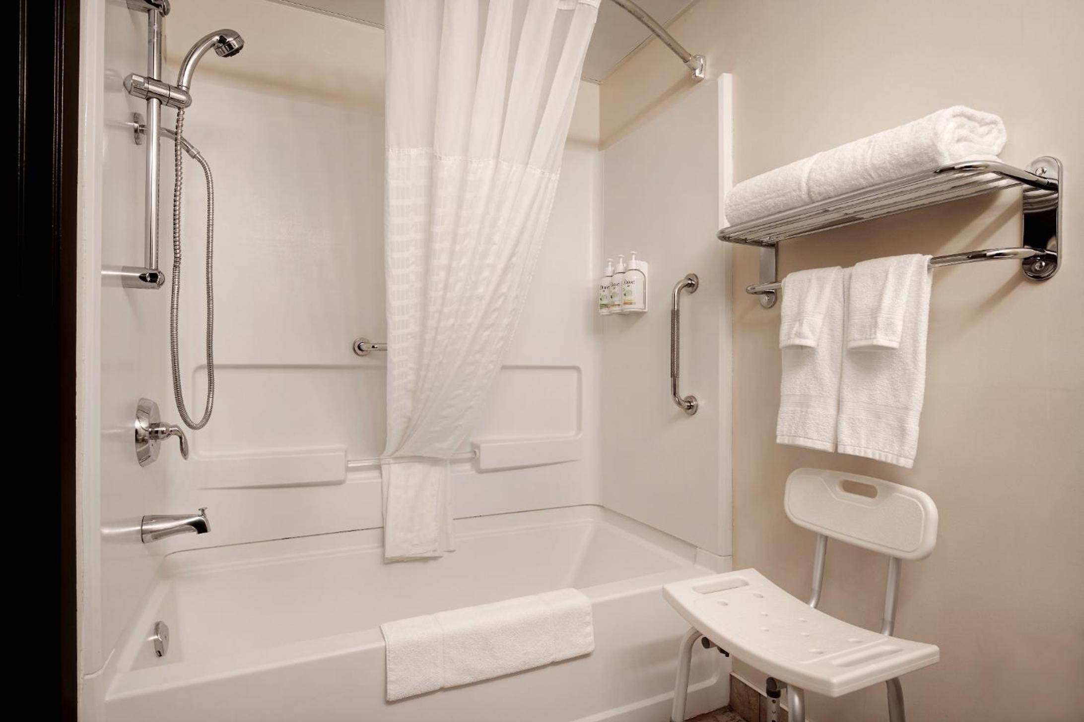 Queen Room with Mobility Access and Bathtub with Grab Bars, Non-Smoking