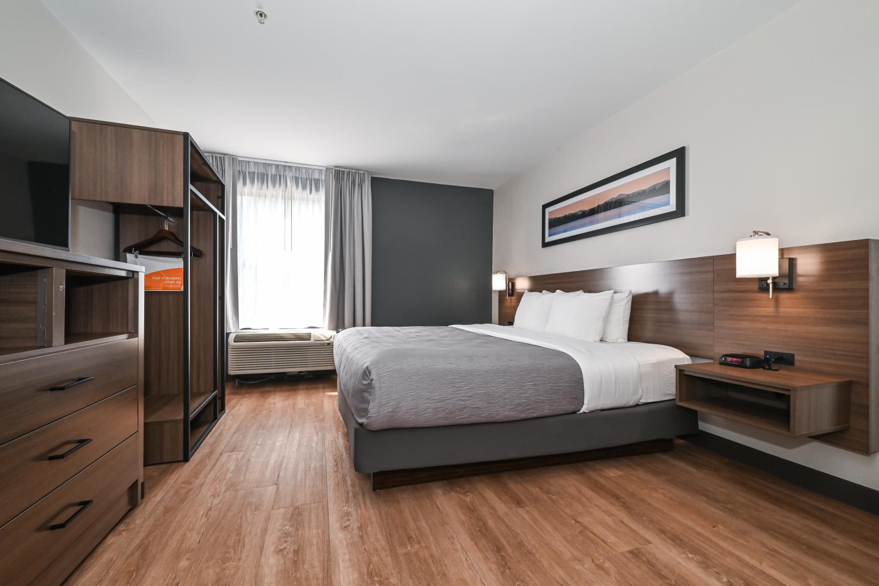 King Suite - Photo 6