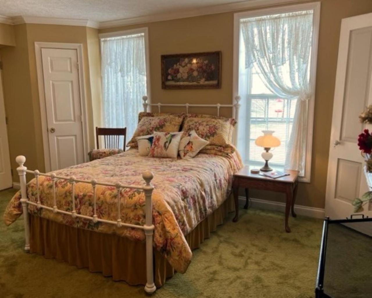 Deluxe Double Room with Extra Bed photo 2